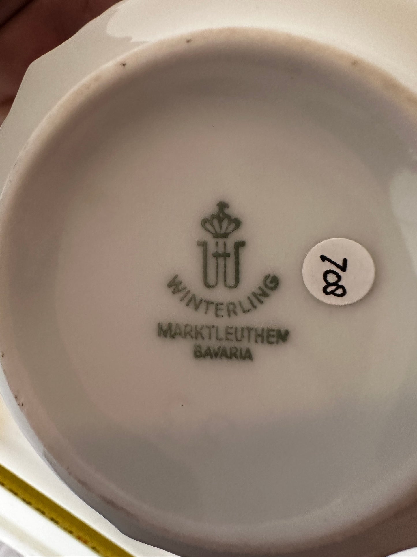 Wit porseleinen winterling vaasje