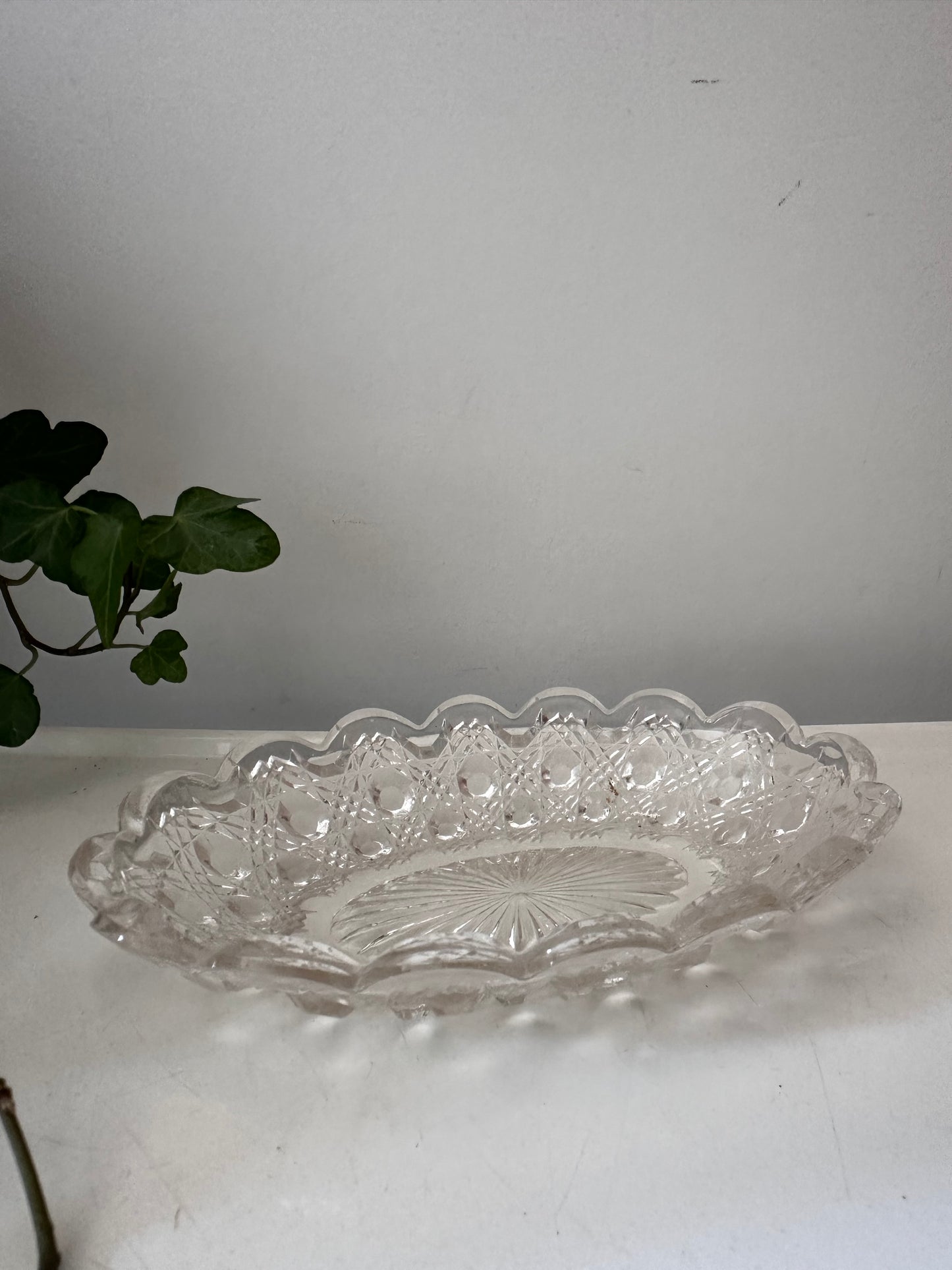 Glazen vintage schaaltje met schulprand