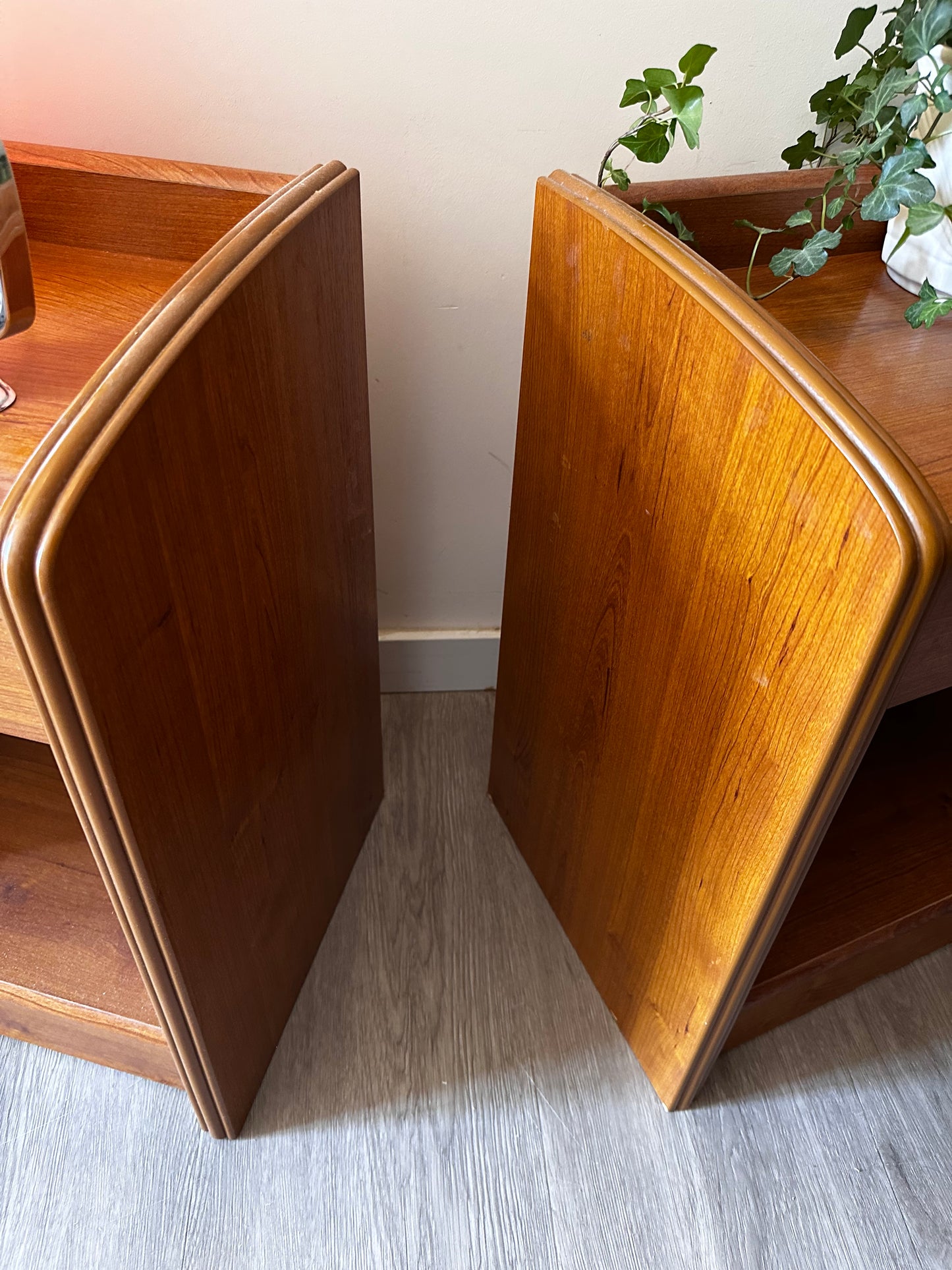 Set van 2 Scandinavisch design nachtkastjes