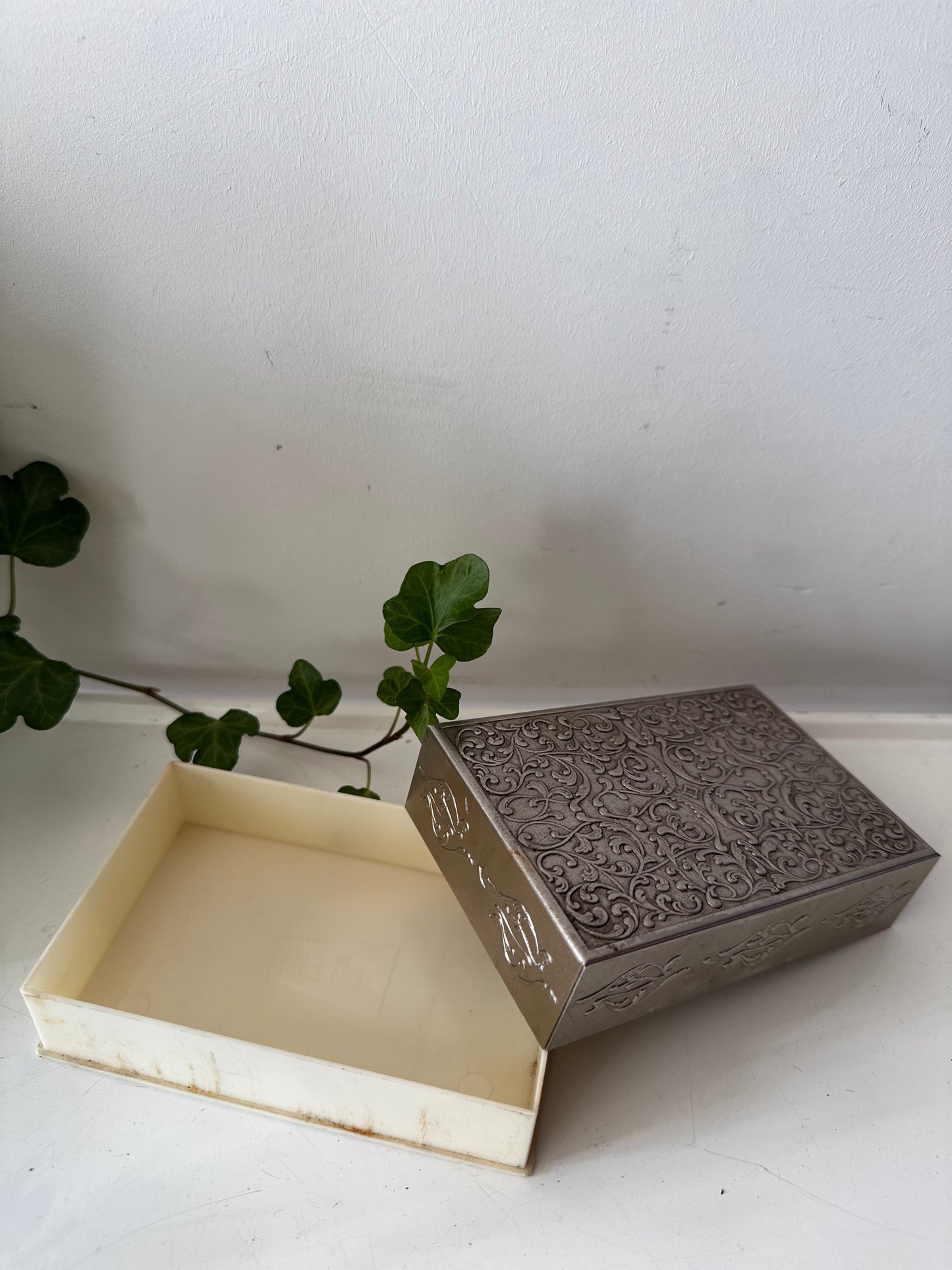 Vintage zilverkleurig bewaardoosje