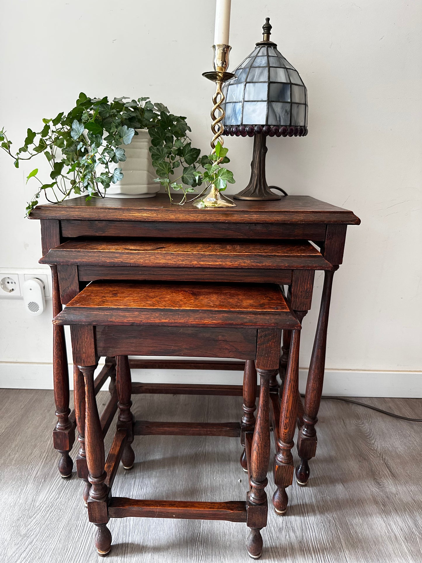 Set van 3 houten vintage bijzettafeltjes