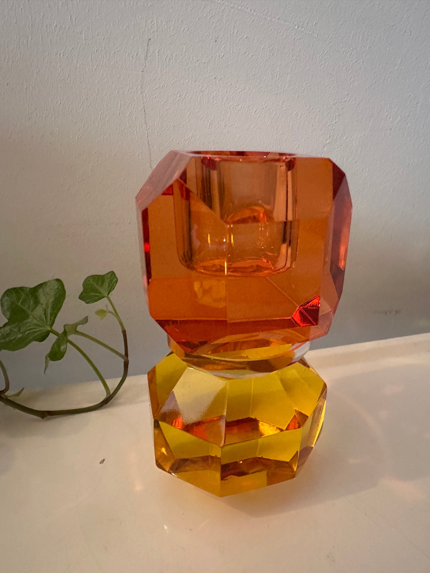 Glazen geel oranje kubus kandelaar jaren 80