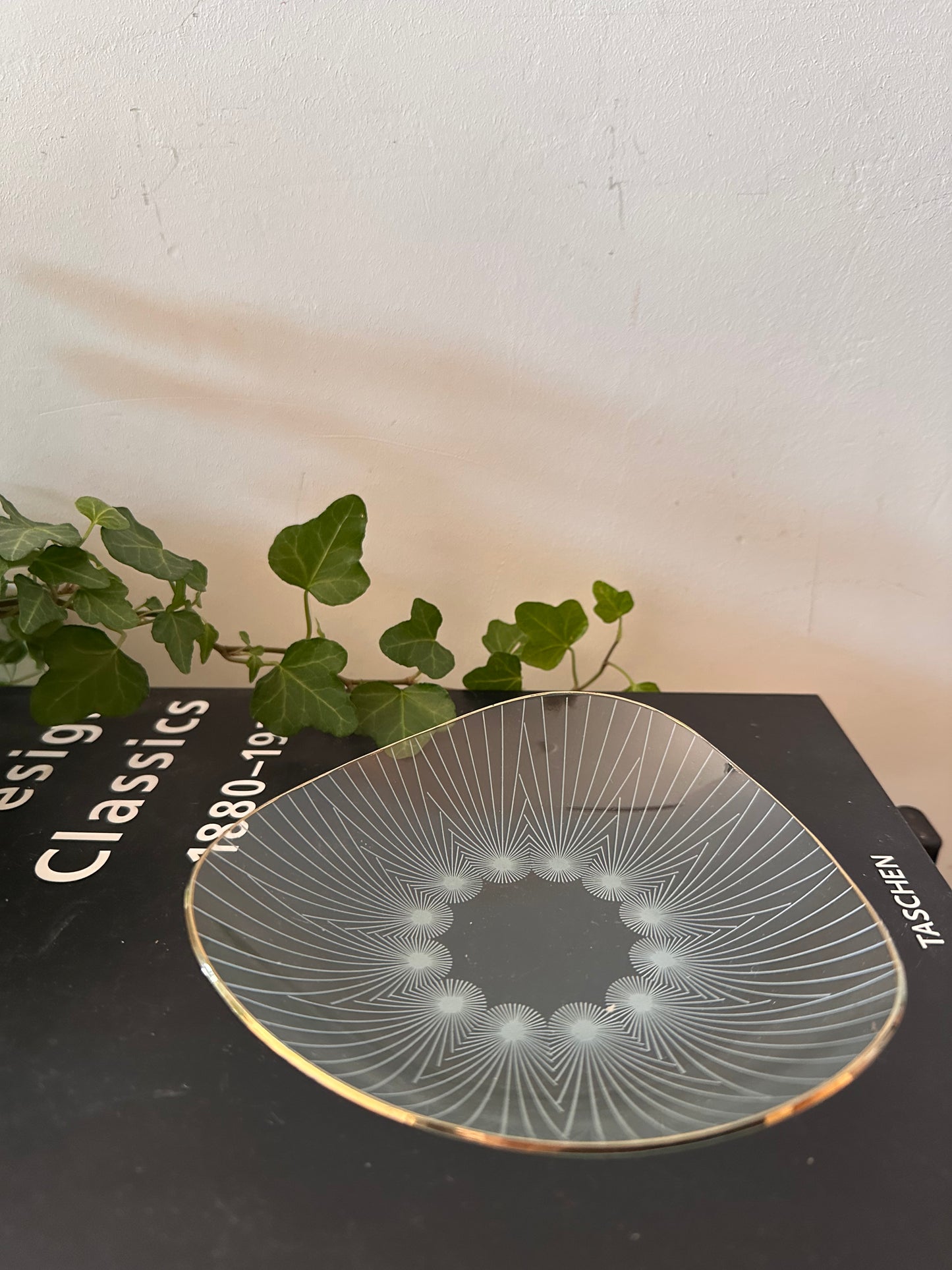 Glazen schaaltje met grafisch motief