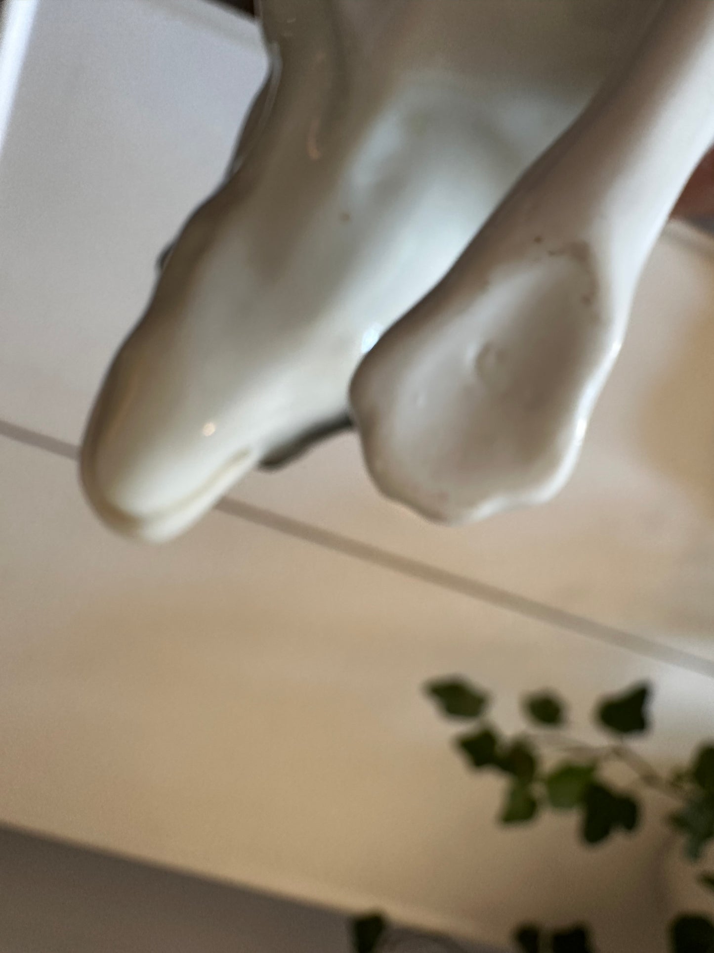 Porseleinen beeldje jachthond