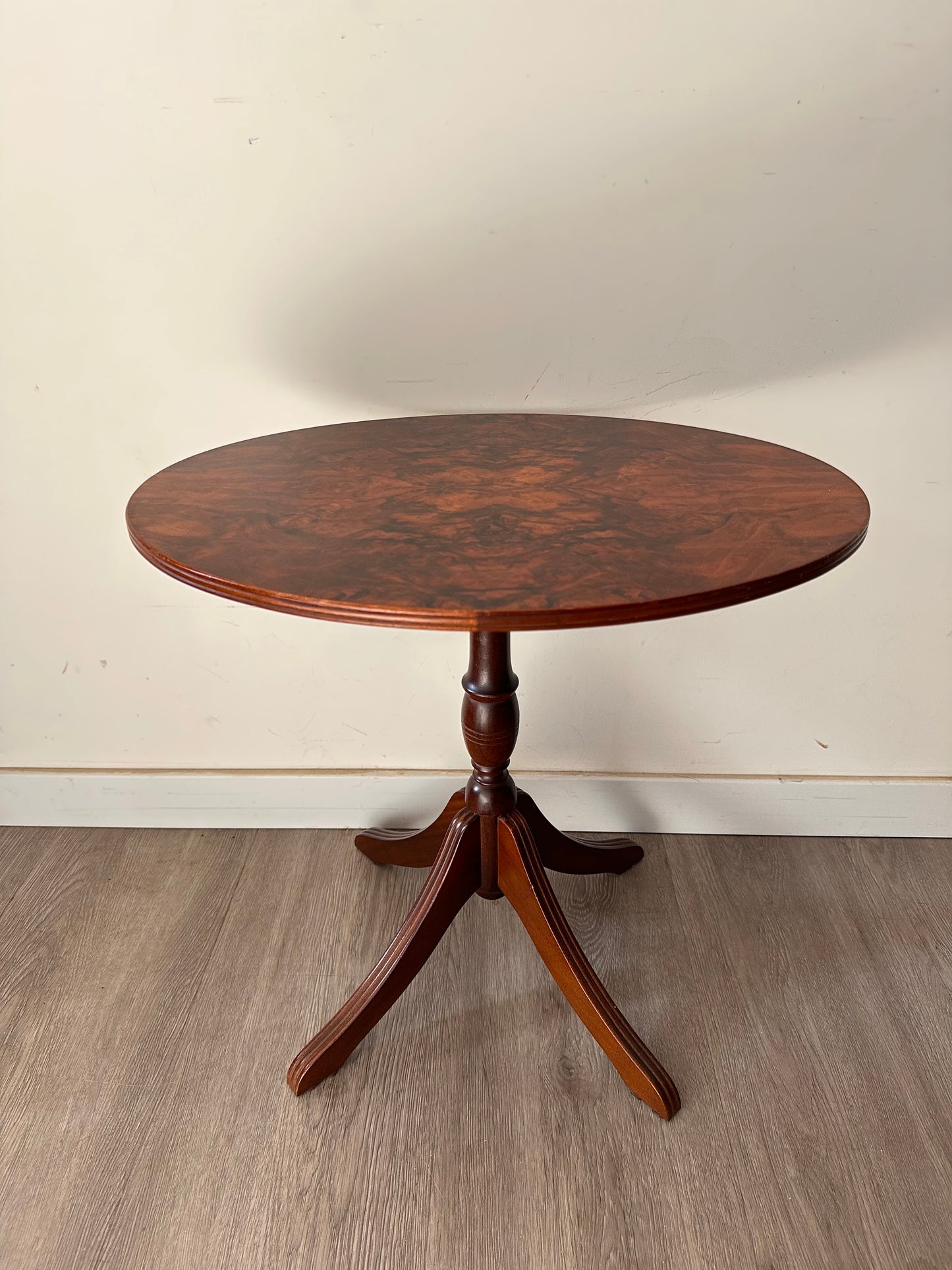 Vintage klassiek koffietafeltje