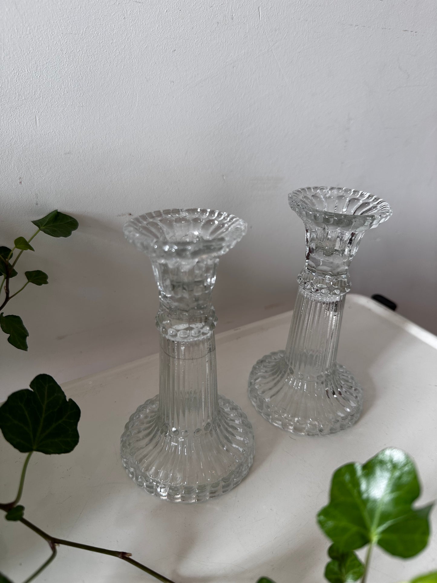 2 Glazen kandelaars jaren 30