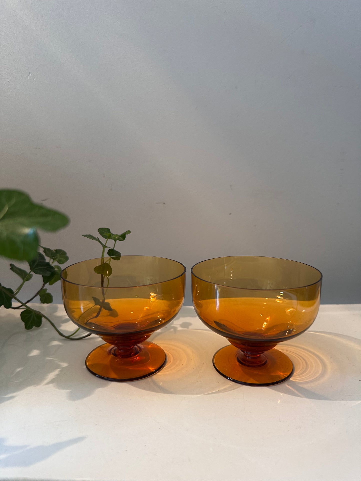 Amberkleurige Leerdam glaasjes