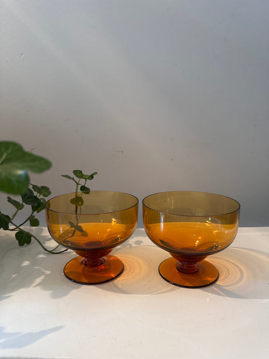 Amberkleurige Leerdam glaasjes