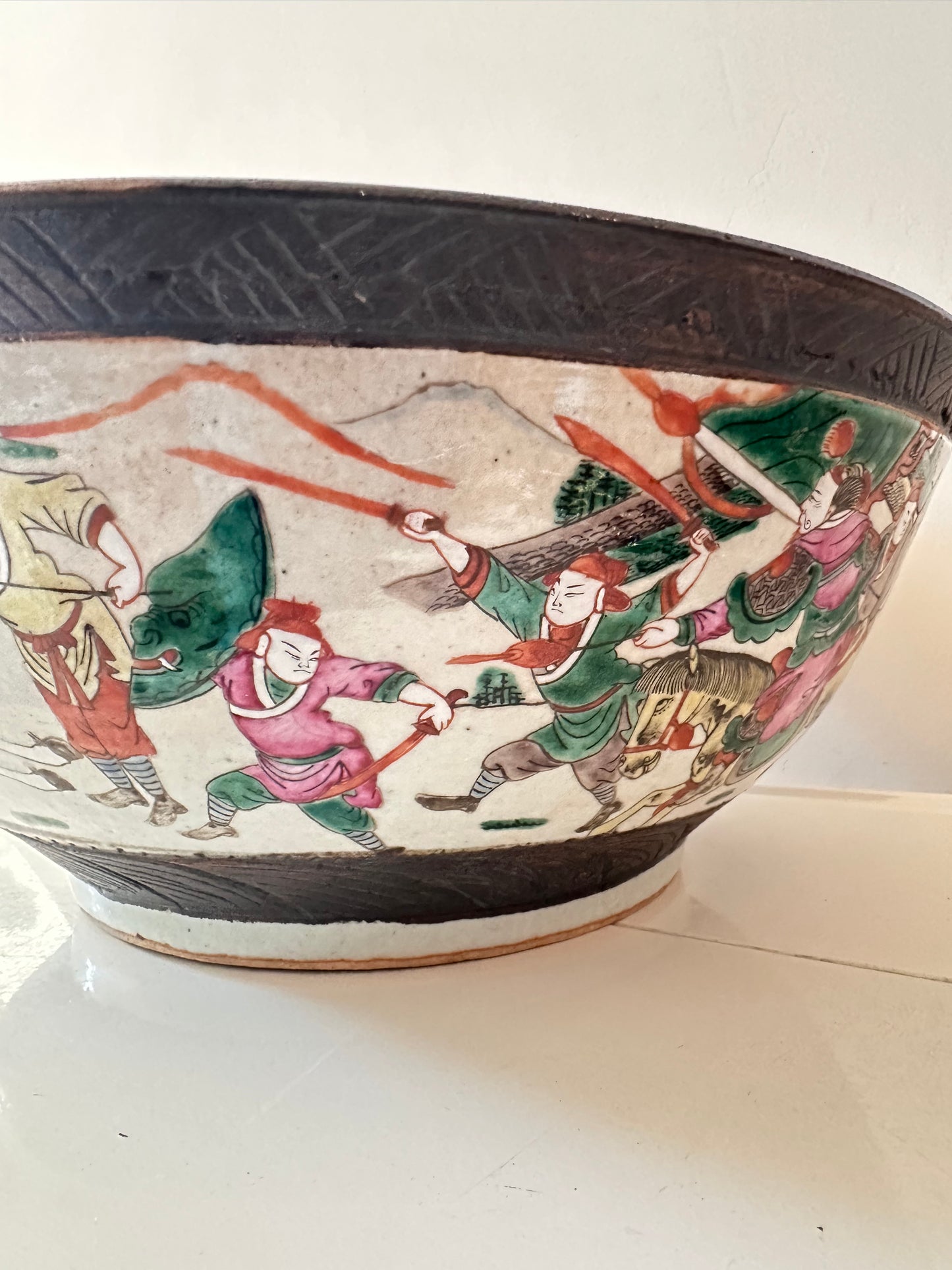 Chinees porseleinen schaal met krijgersdecor