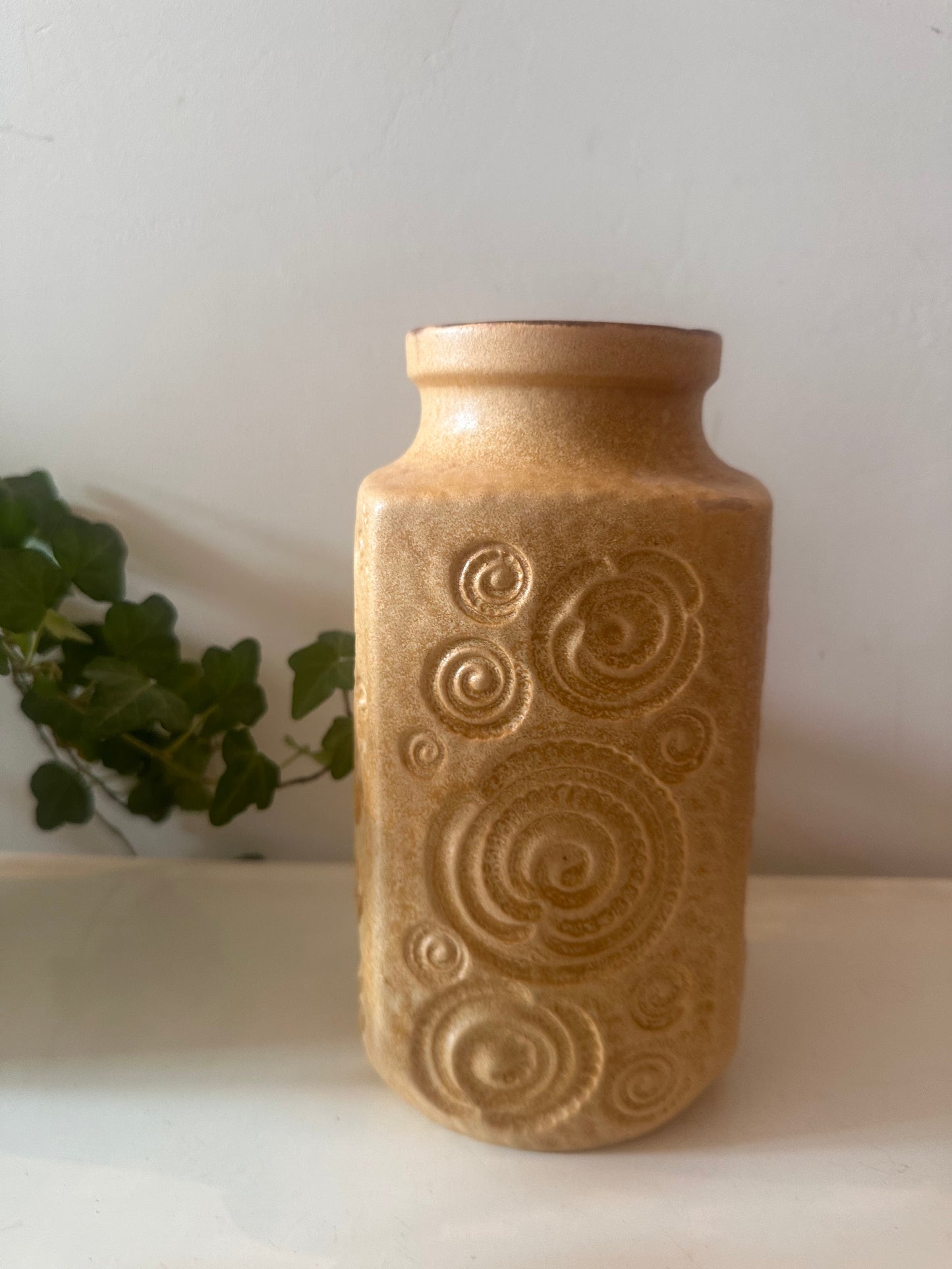 West Germany vaas gemerkt