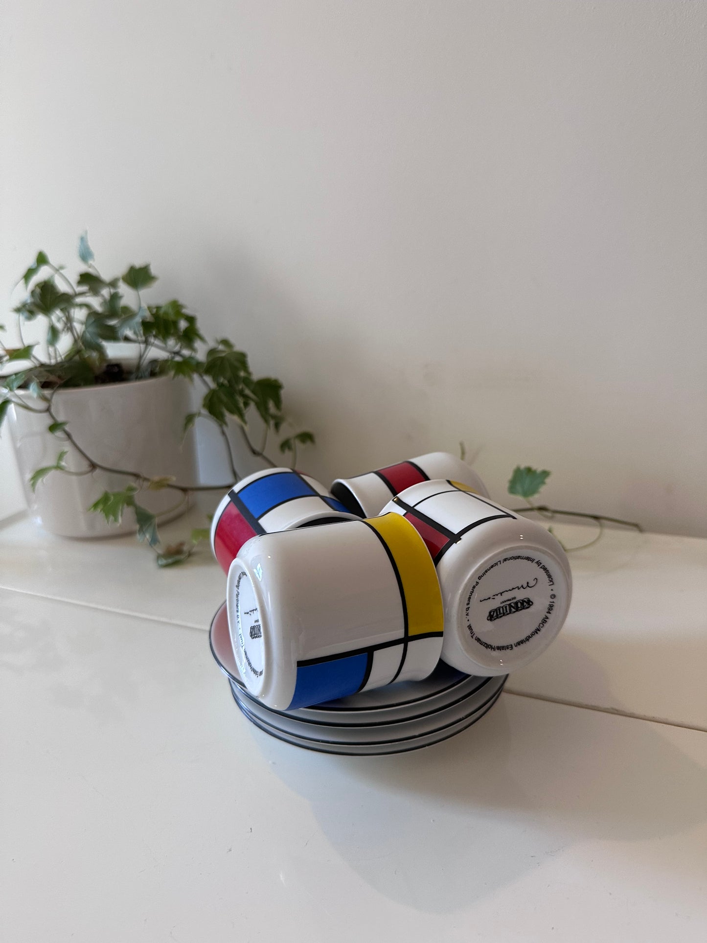 Mondriaan kop en schotels