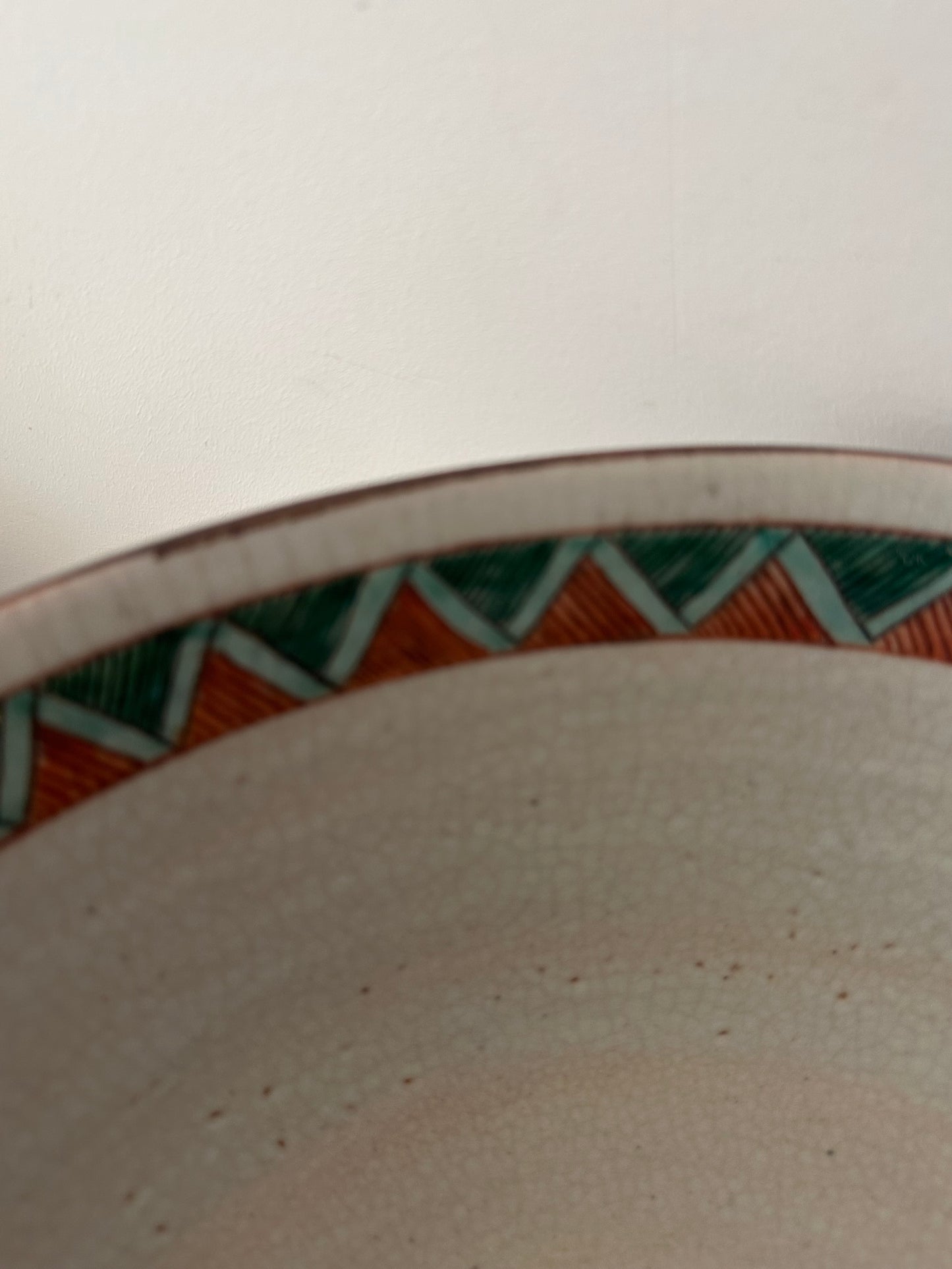 Chinees porseleinen schaal met krijgersdecor