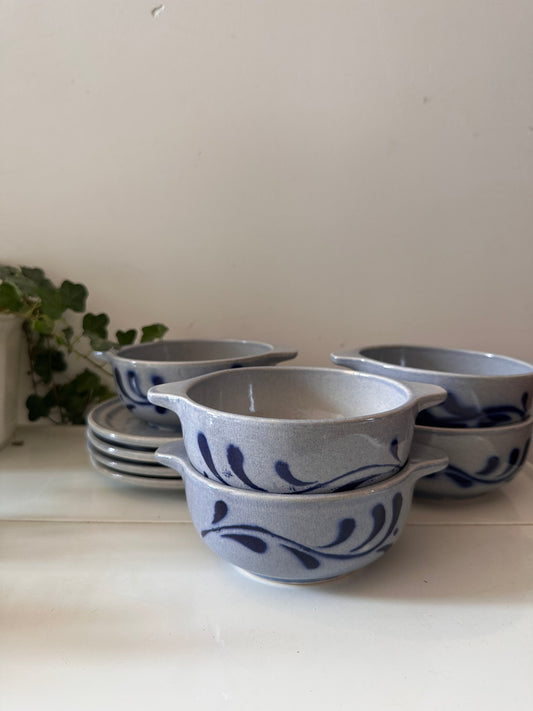 Set van 5 keramieken soepkommen met onderbord