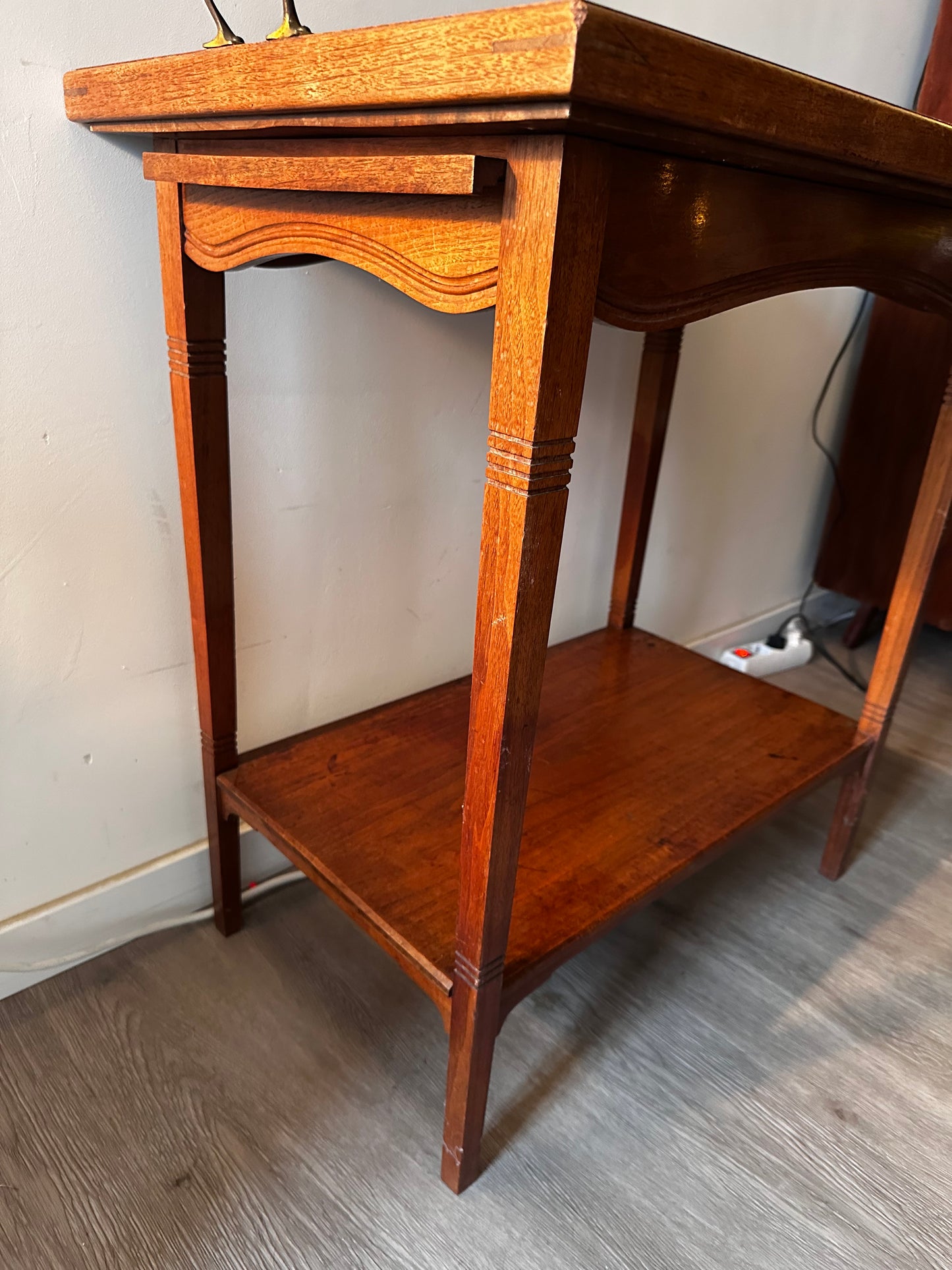 Vintage serveertafeltje