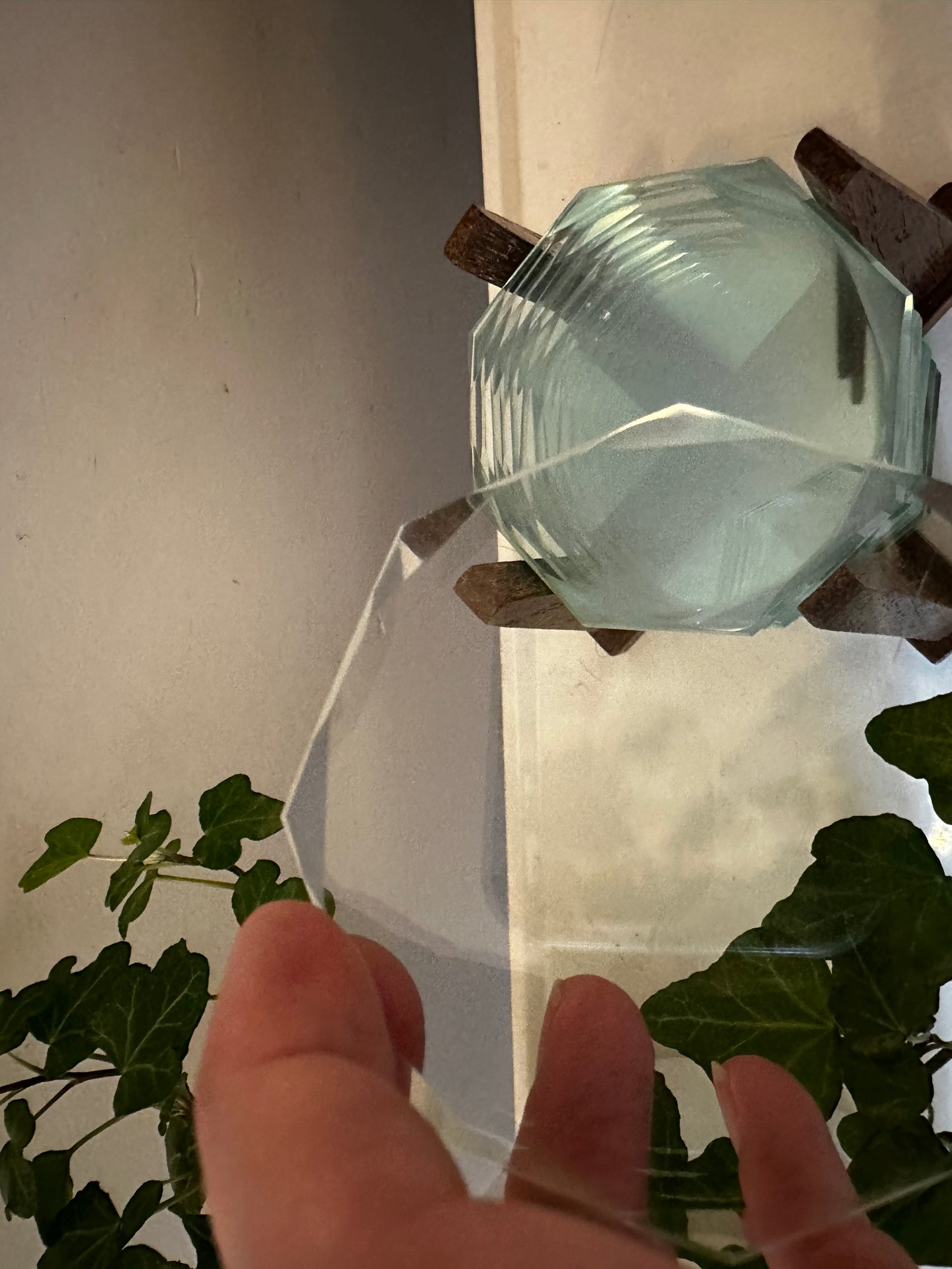 Glazen onderzetters in houten standaard