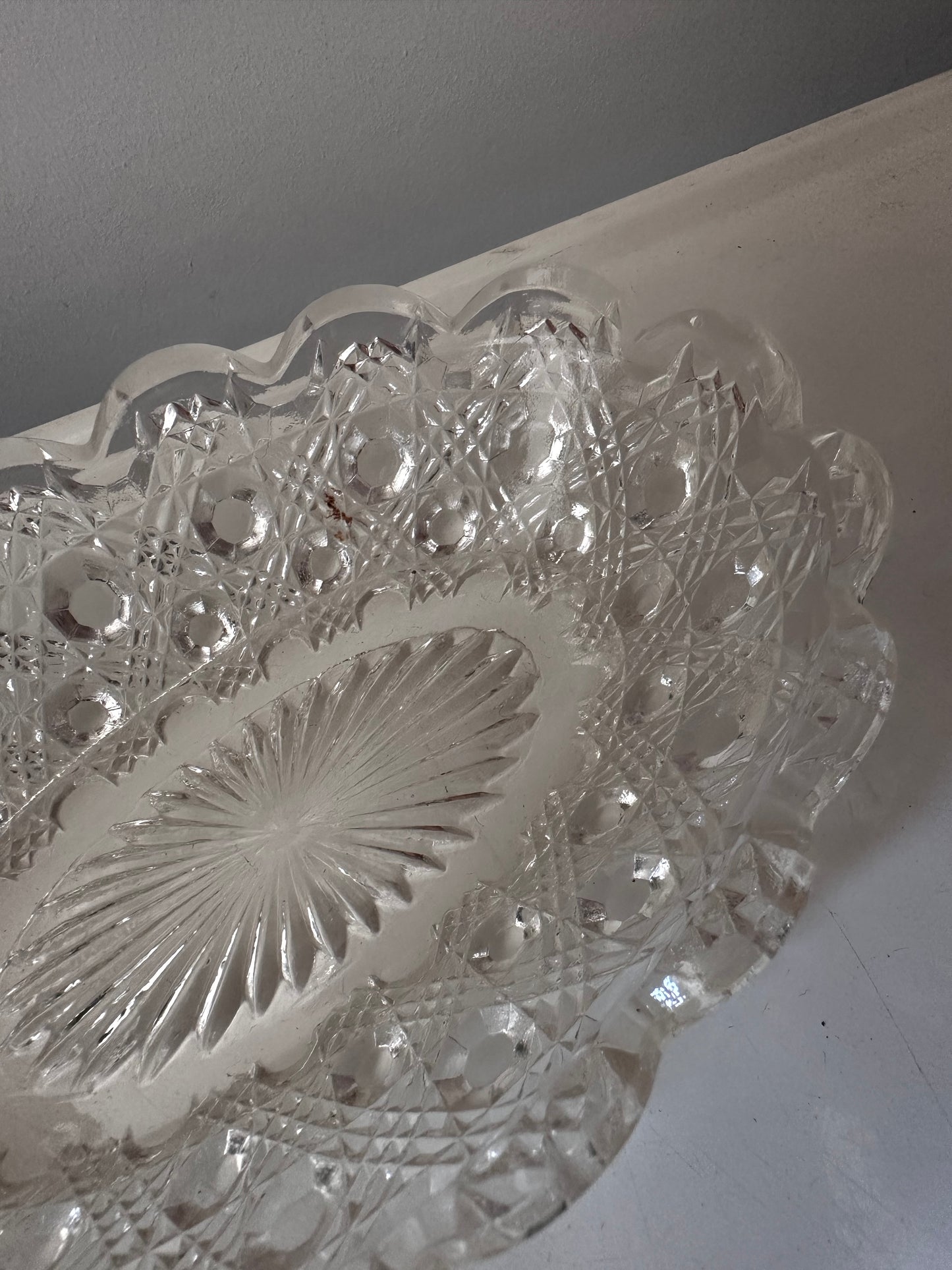 Glazen vintage schaaltje met schulprand