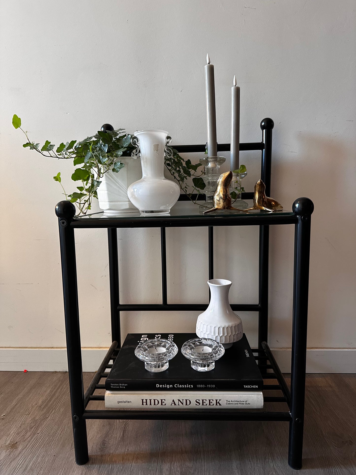 Nachtkastje bijzettafeltje vintage