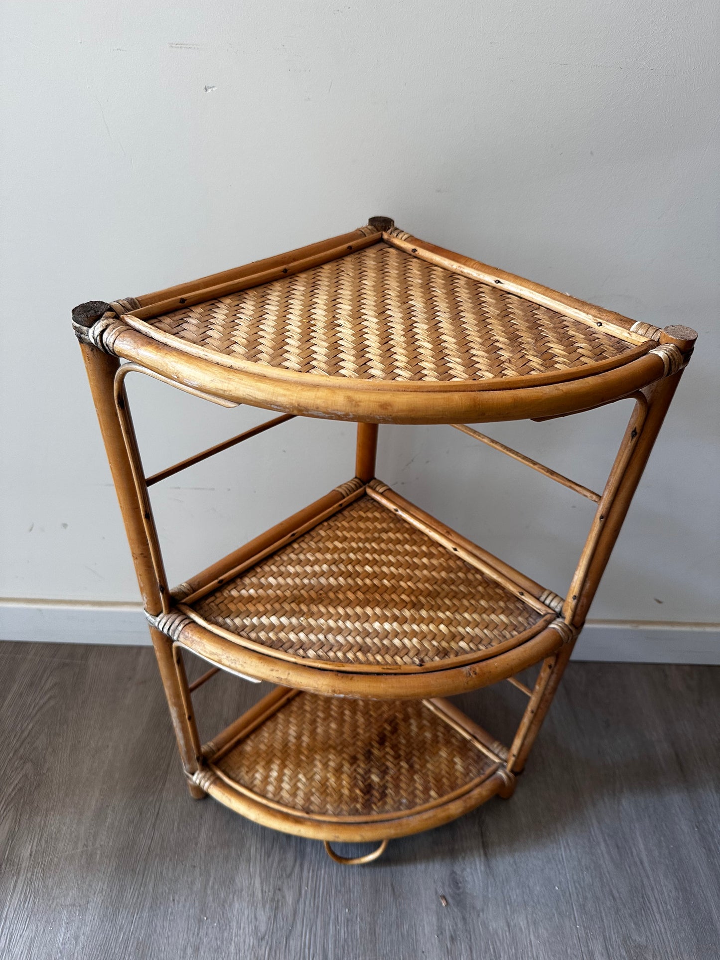 Rotan vintage hoekrekje