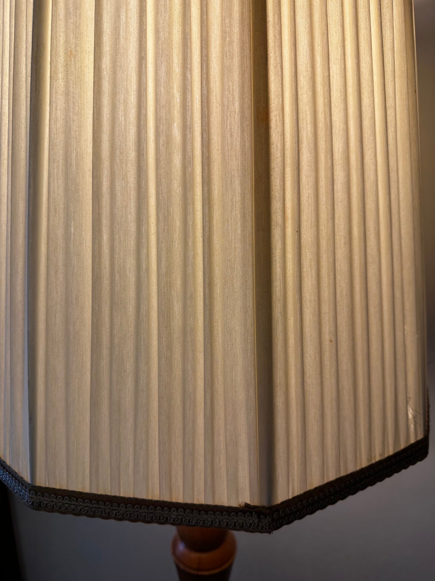 Staande lamp vloerlamp hout met plissé kap