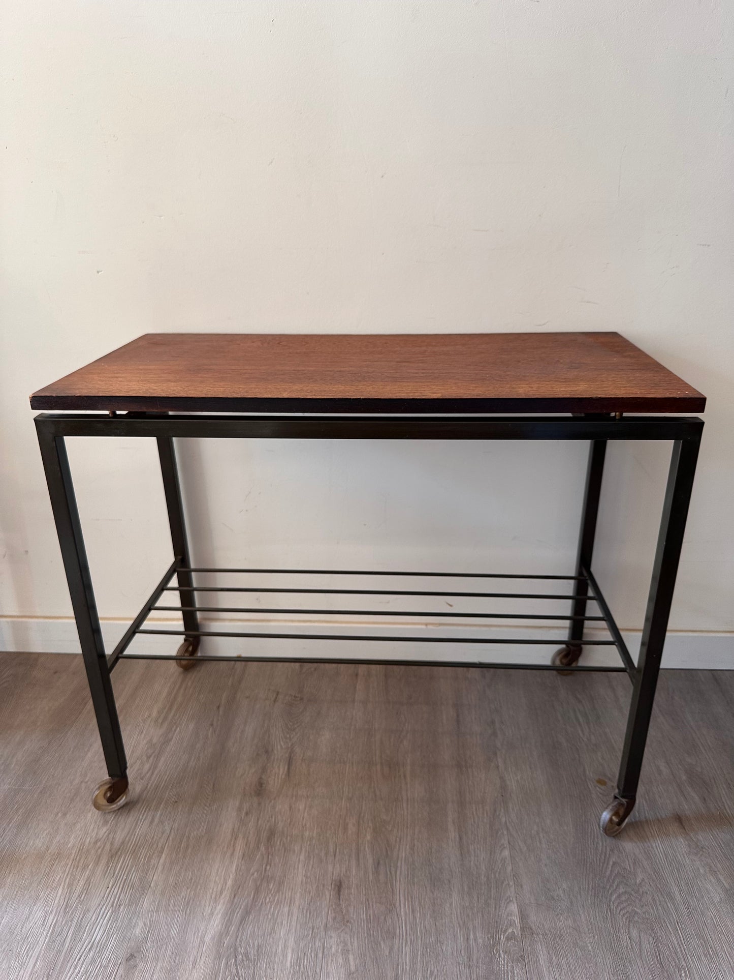 Vintage serveertafeltje bijzettafeltje jaren 60