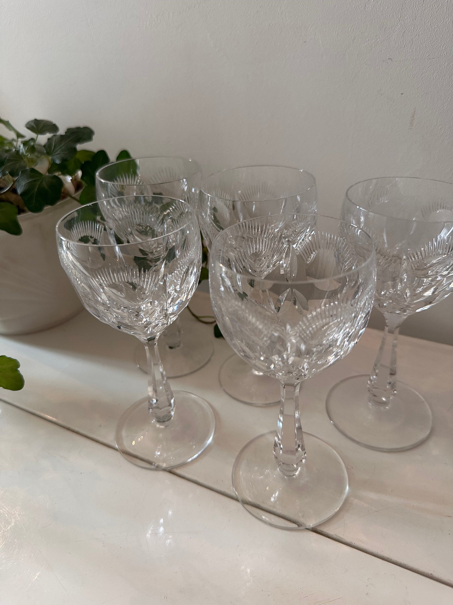 Set van 5 zwaar kristallen wijnglazen