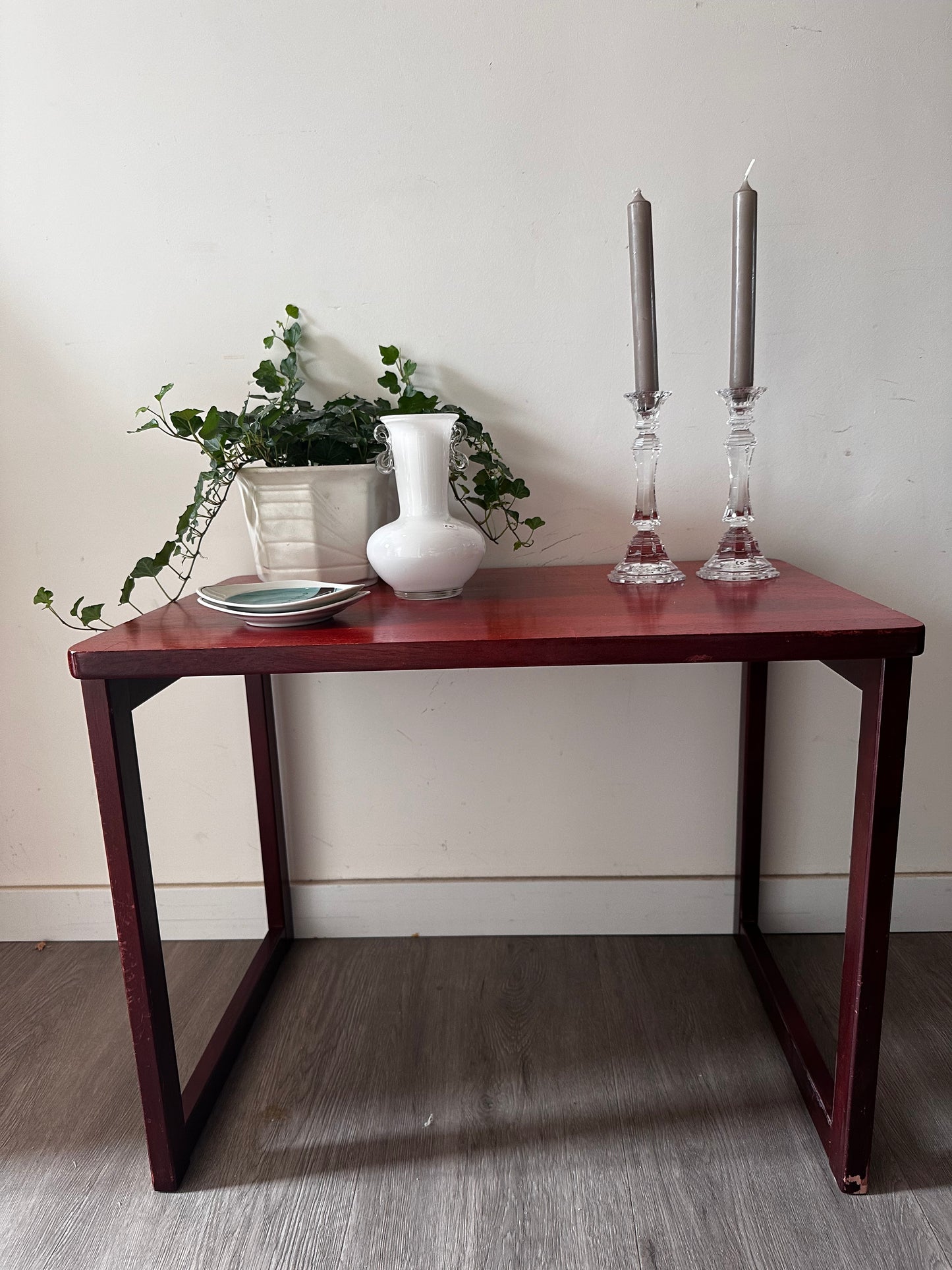 Deens Design bijzettafeltje