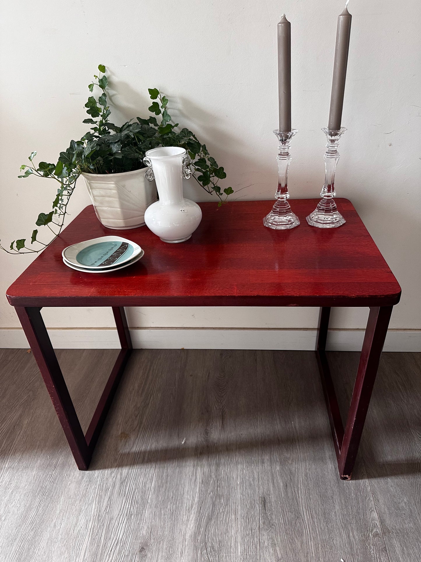 Deens Design bijzettafeltje