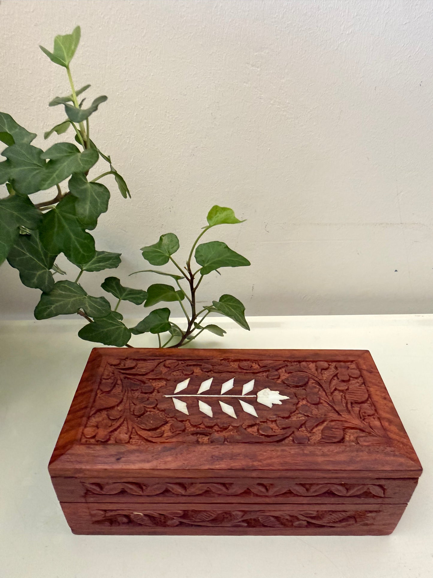 Houten bewaardoosje met inleg