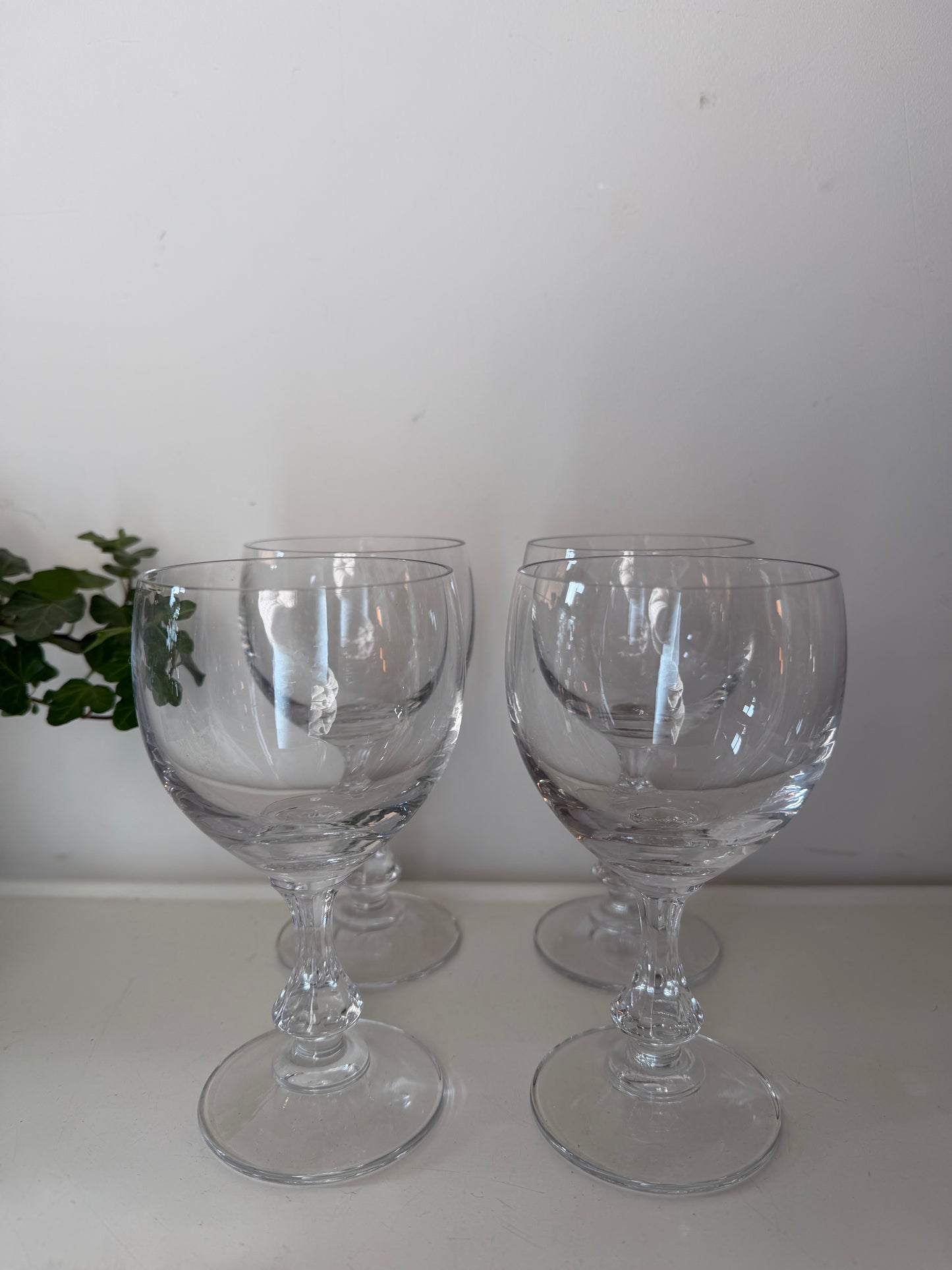 Set van 4 kristallen wijnglazen