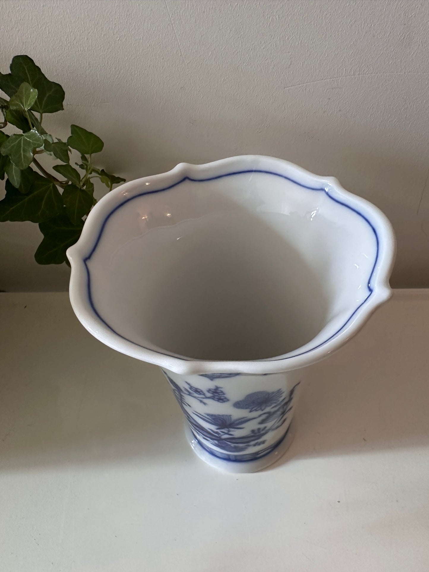 Blauw wit porseleinen vaasje