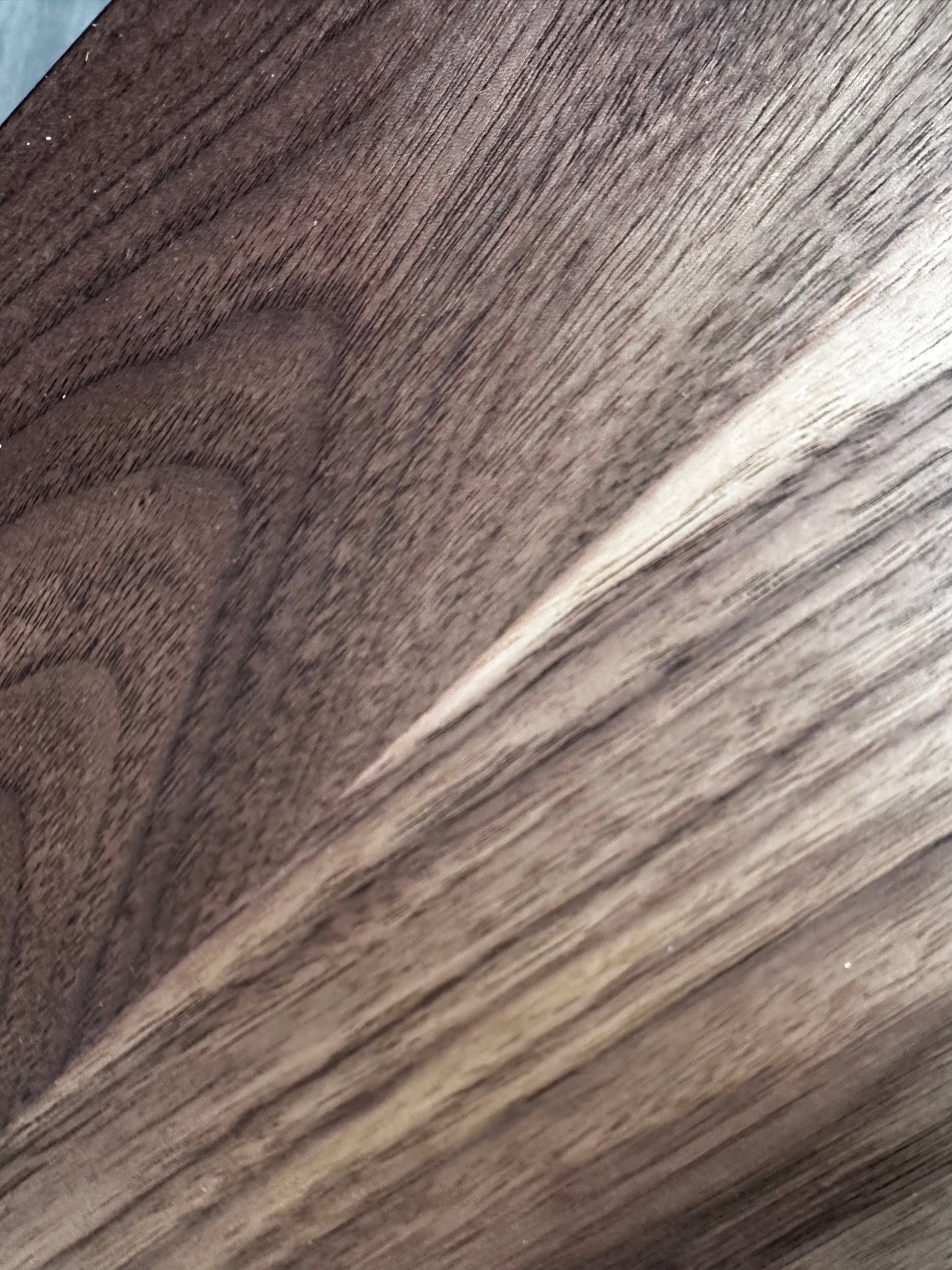 Scandinavisch design massief notenhouten tafeltje