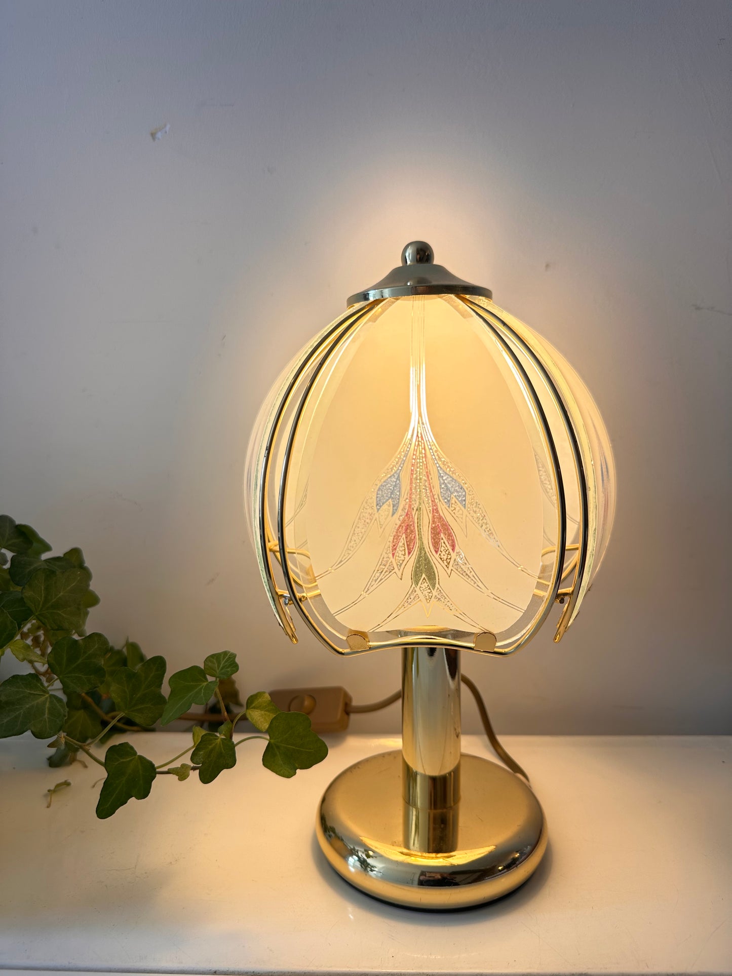 Tafellamp met glas en messing look
