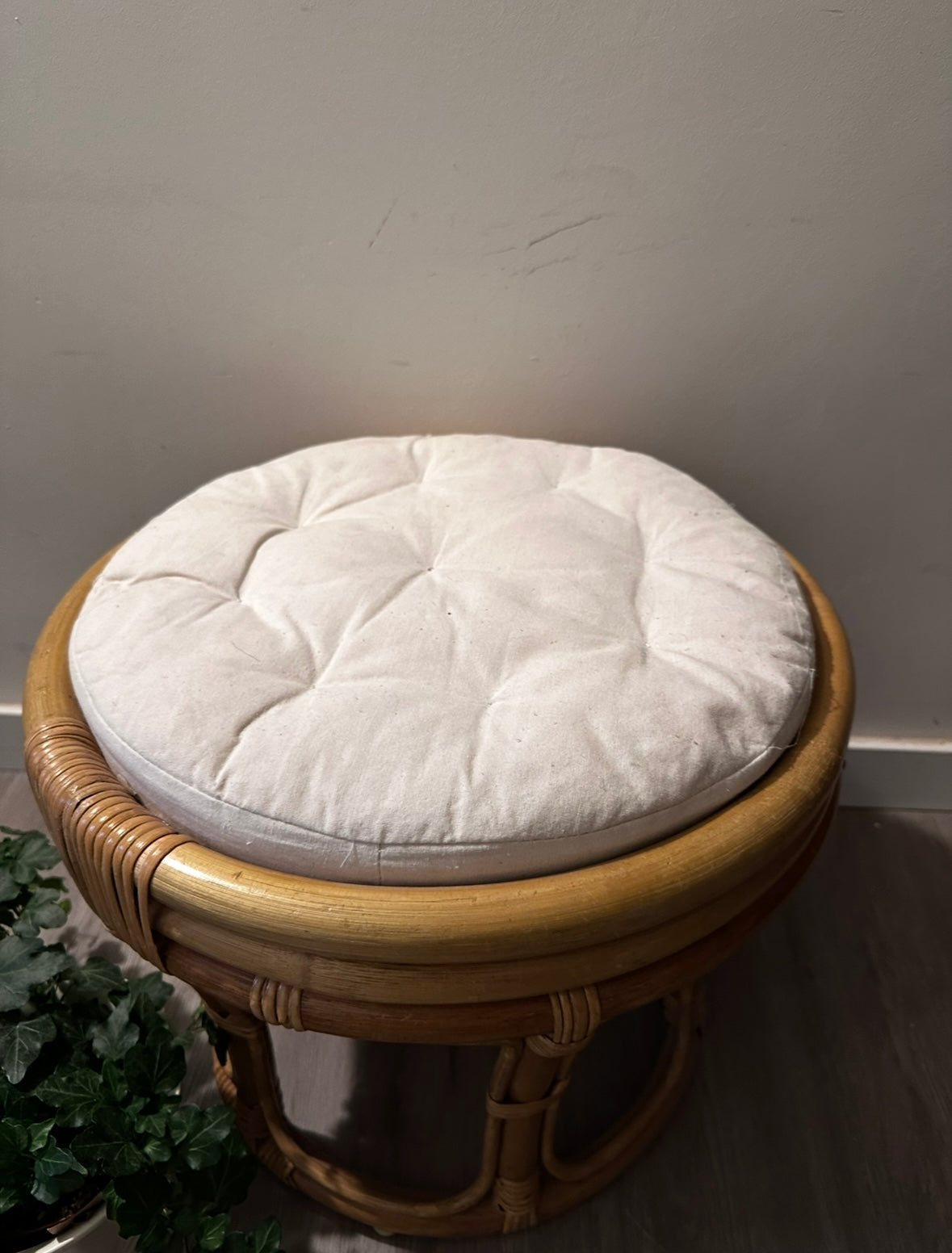 Vintage rotan krukje