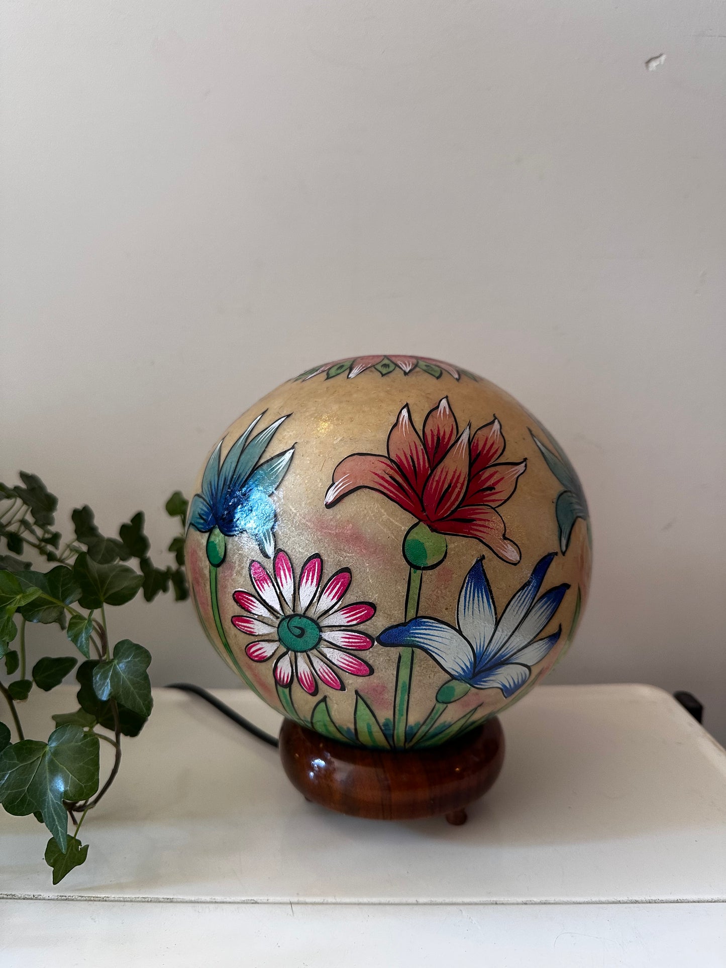 Vintage lamp perkament kamelen huid met bloemenmotief