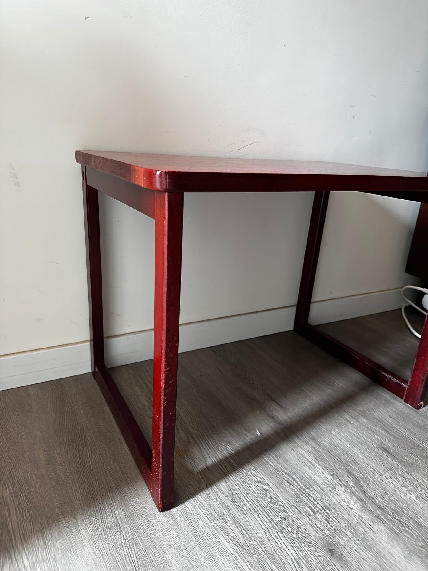 Deens Design bijzettafeltje