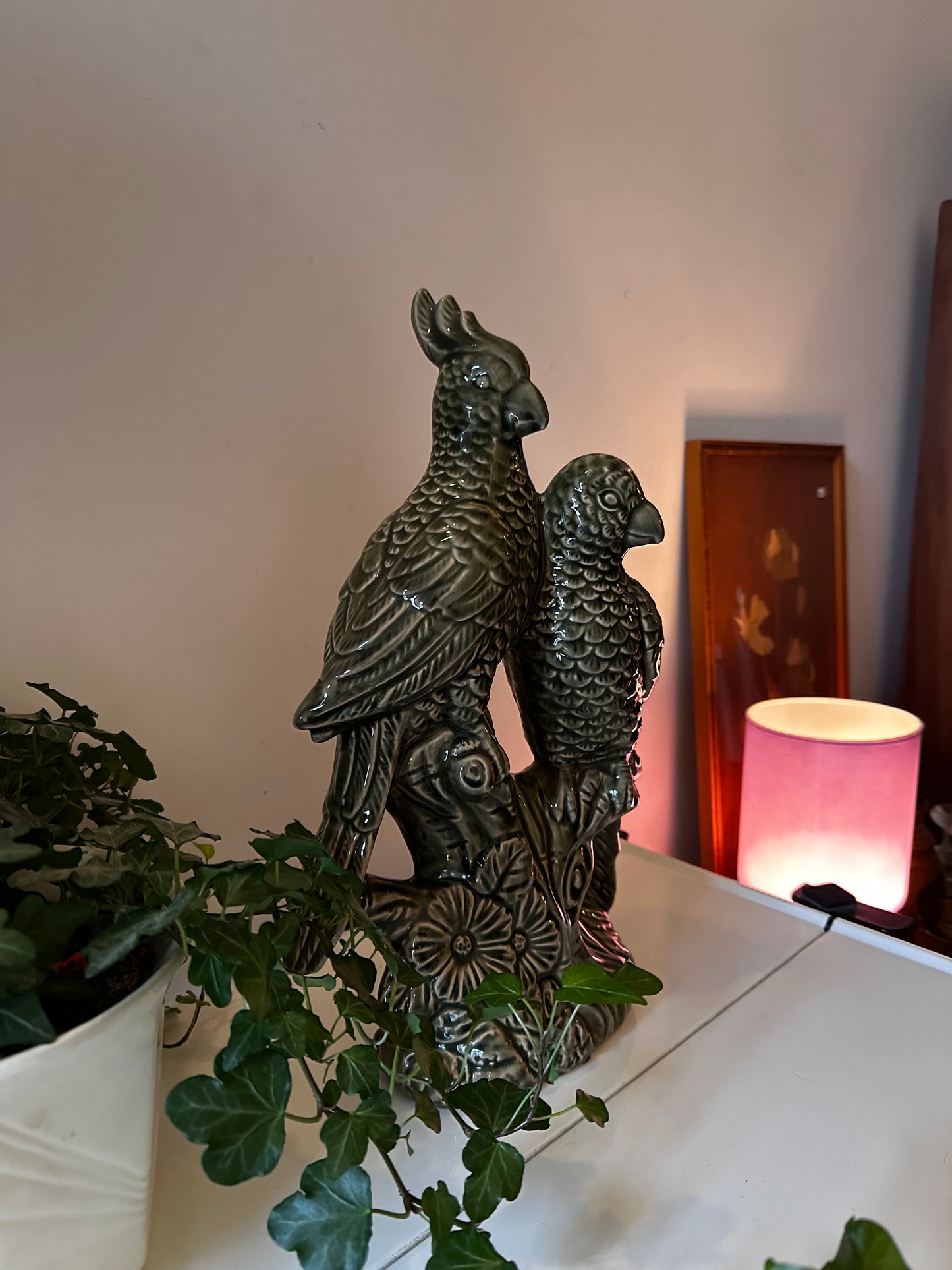 Beeld van twee papagaaien keramiek vintage