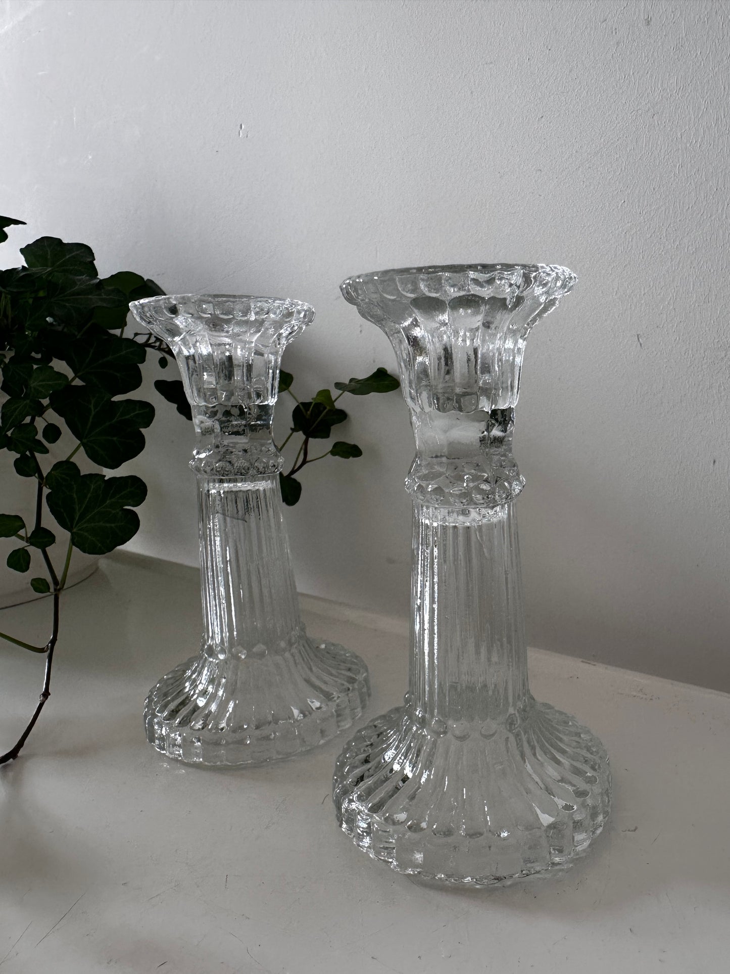 2 Glazen kandelaars jaren 30