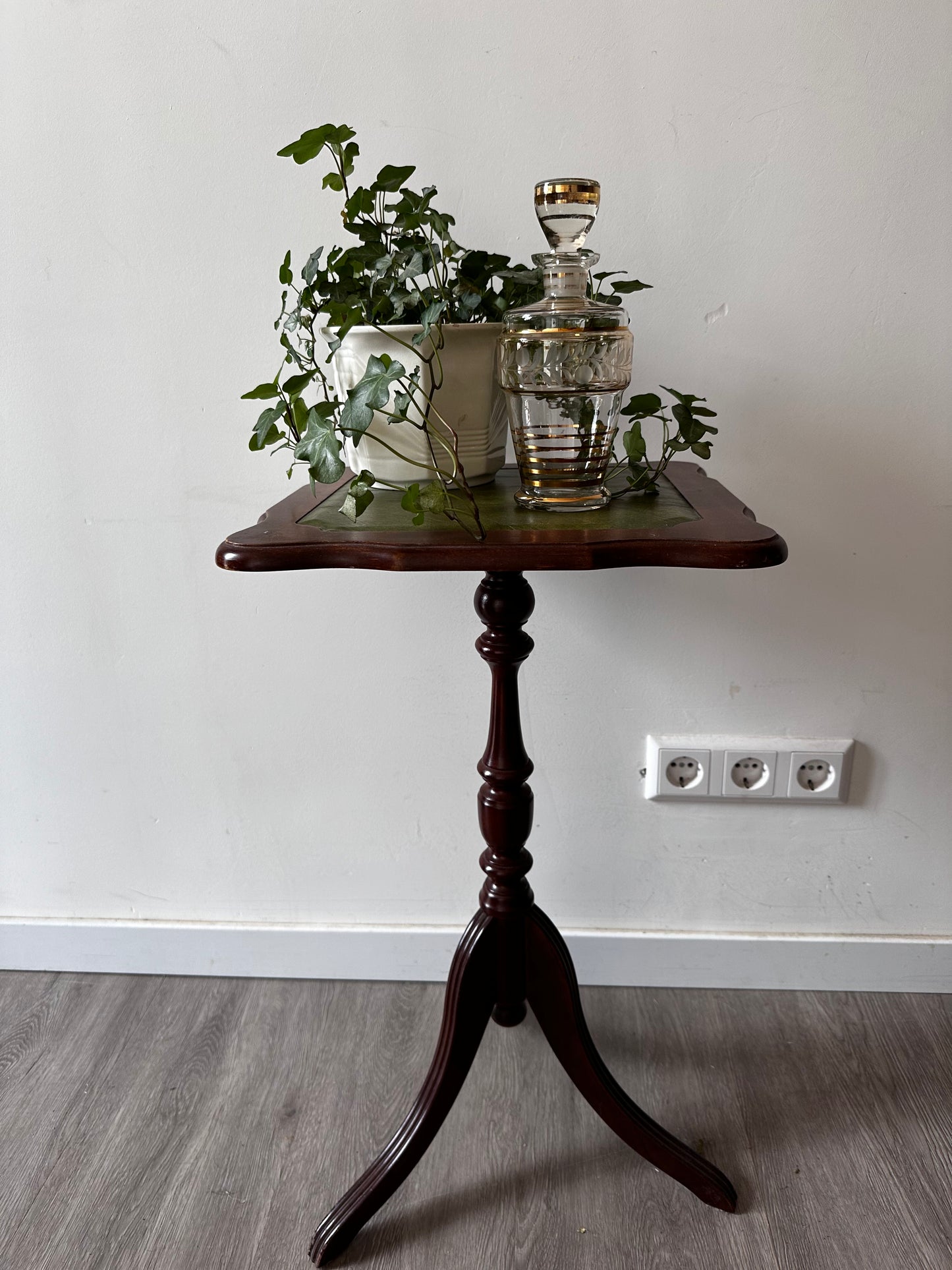 Vintage wijntafeltje