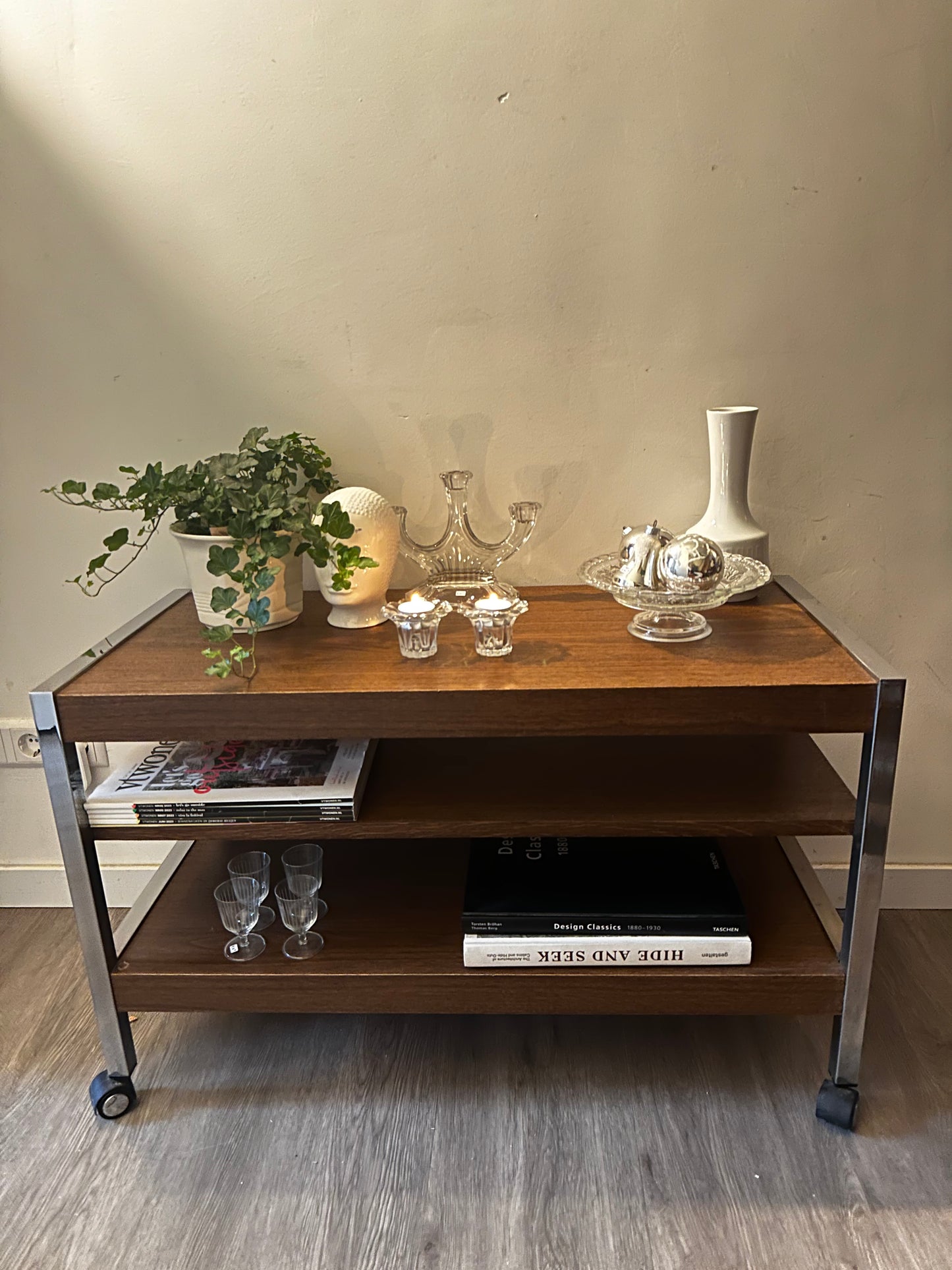 Jaren 70 vintage bijzettafel serveerwagen