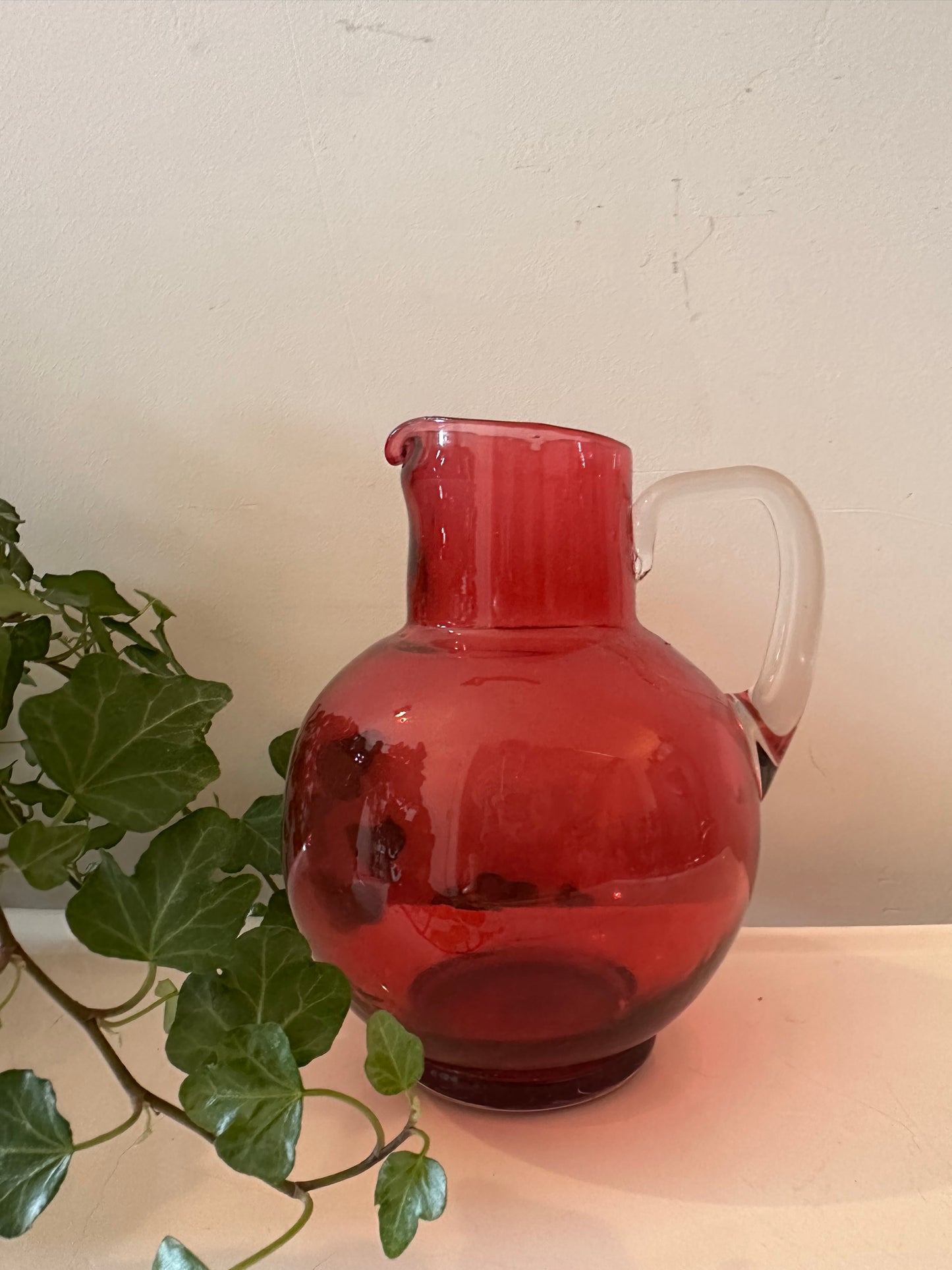 Cerise roze karaf Scandinavisch design