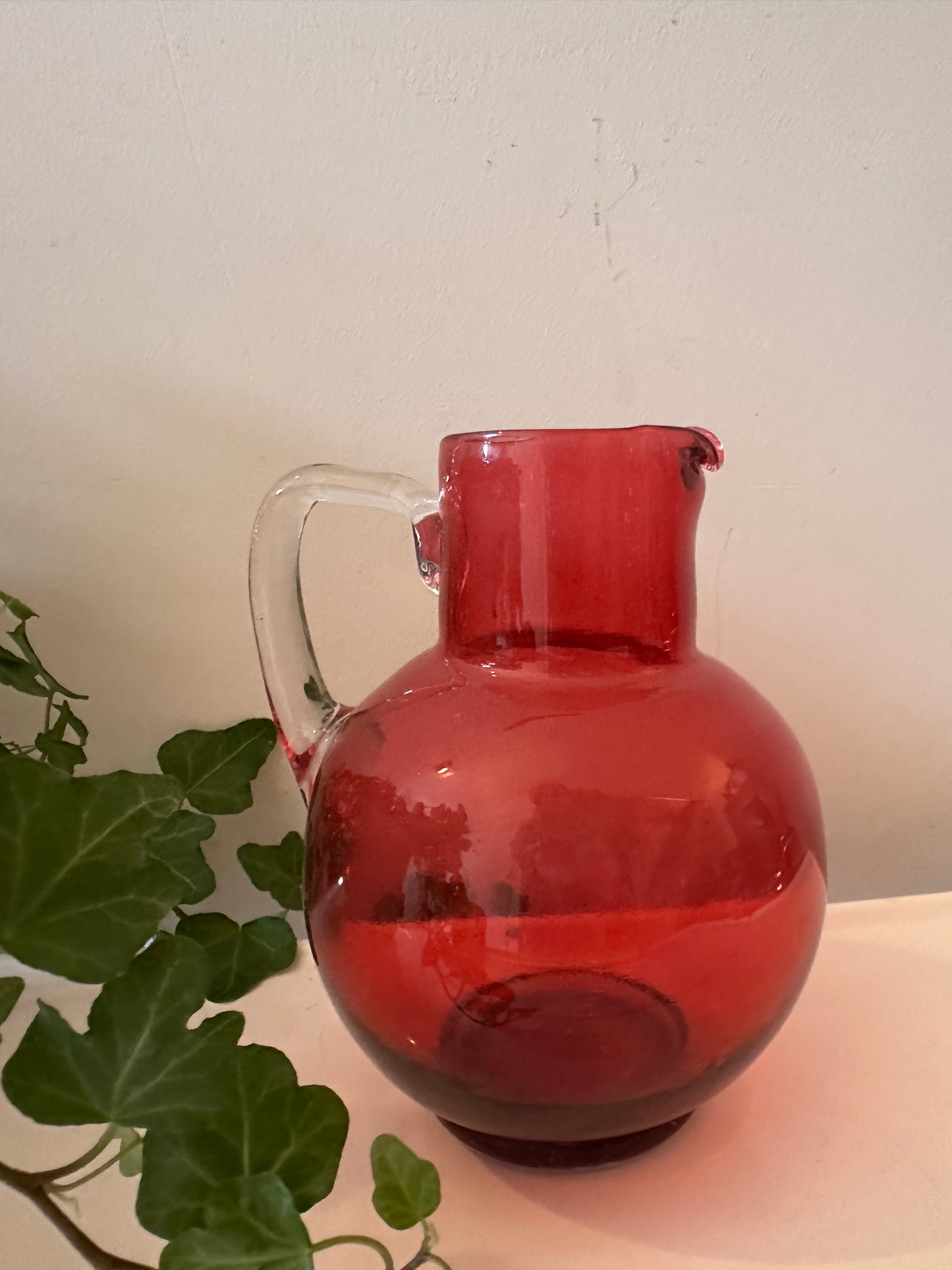 Cerise roze karaf Scandinavisch design