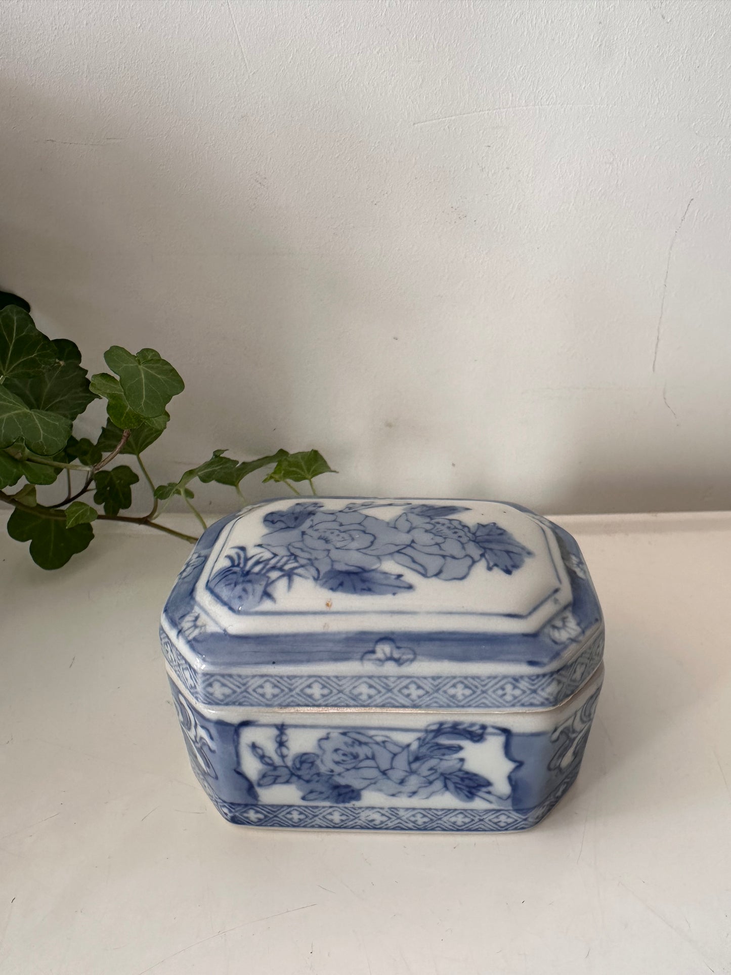 Chinees porseleinen bewaardoosje