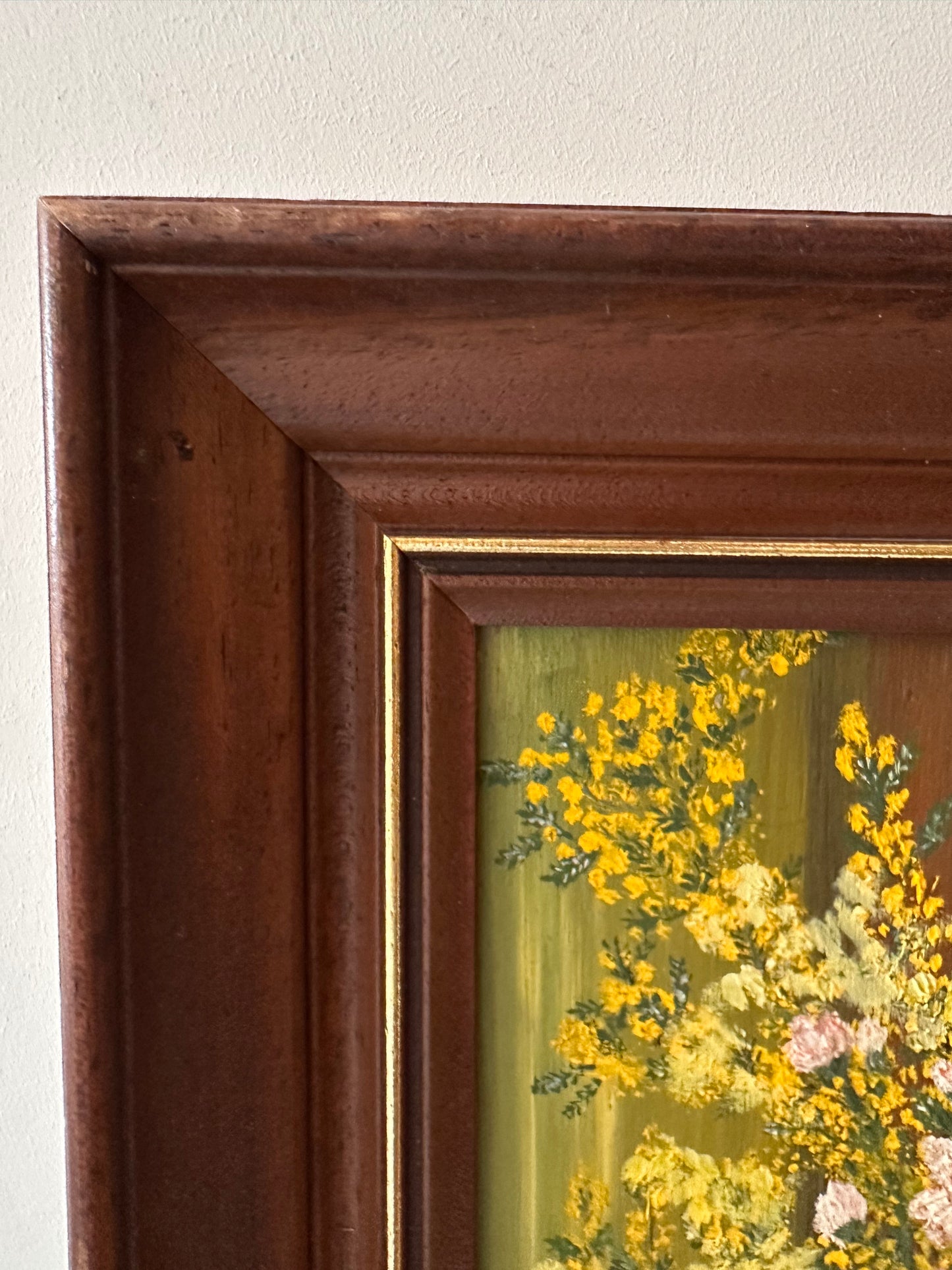 Vintage lijst met houten lijst en goudkleurige rand