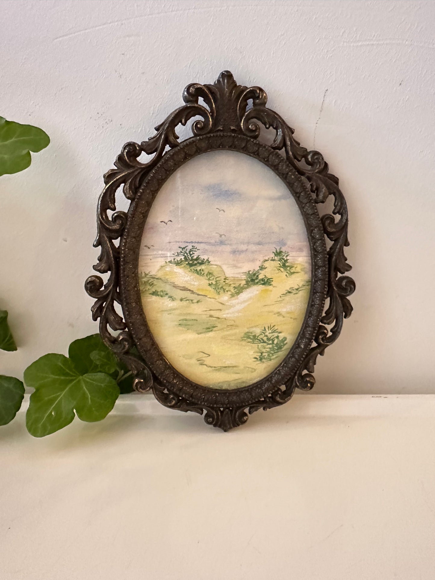 Antiek ovaal lijstje met Aquarel