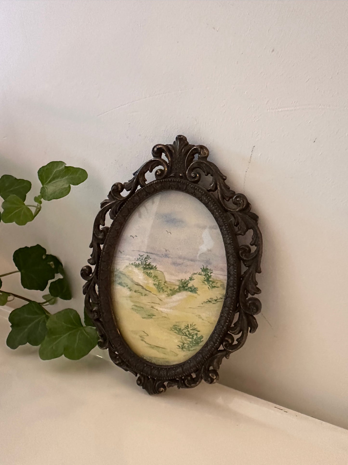 Antiek ovaal lijstje met Aquarel