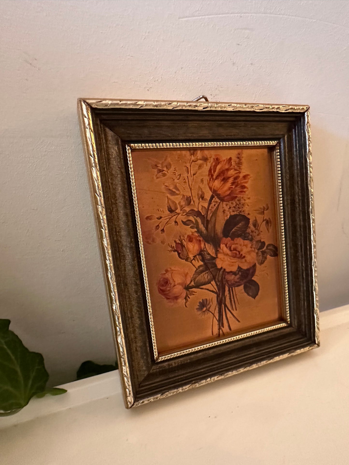 Klassiek prentje van een boeket in lijstje