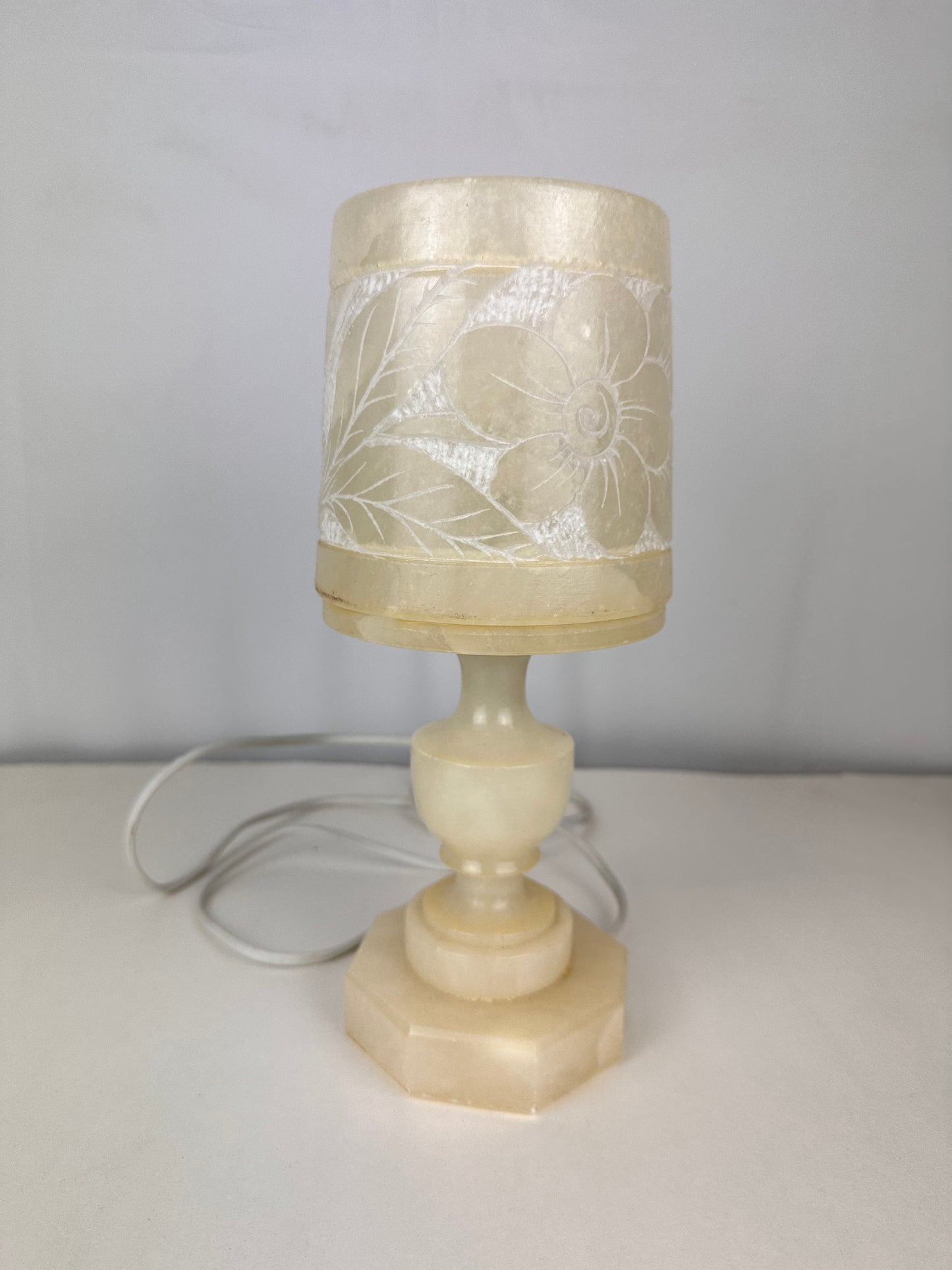 Albast lampje roomwit