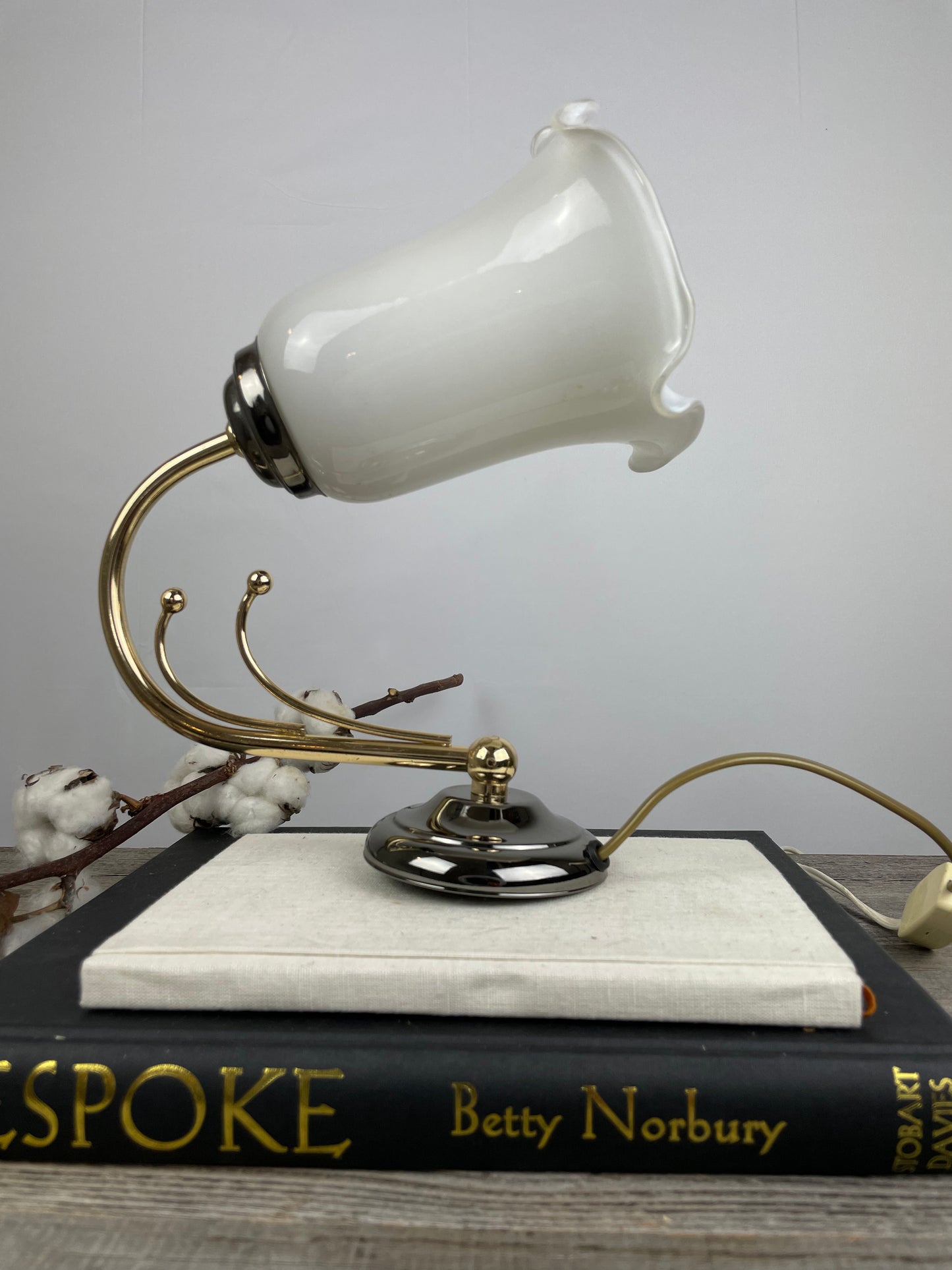 Wandlamp - Melkglas met koper - Vintage