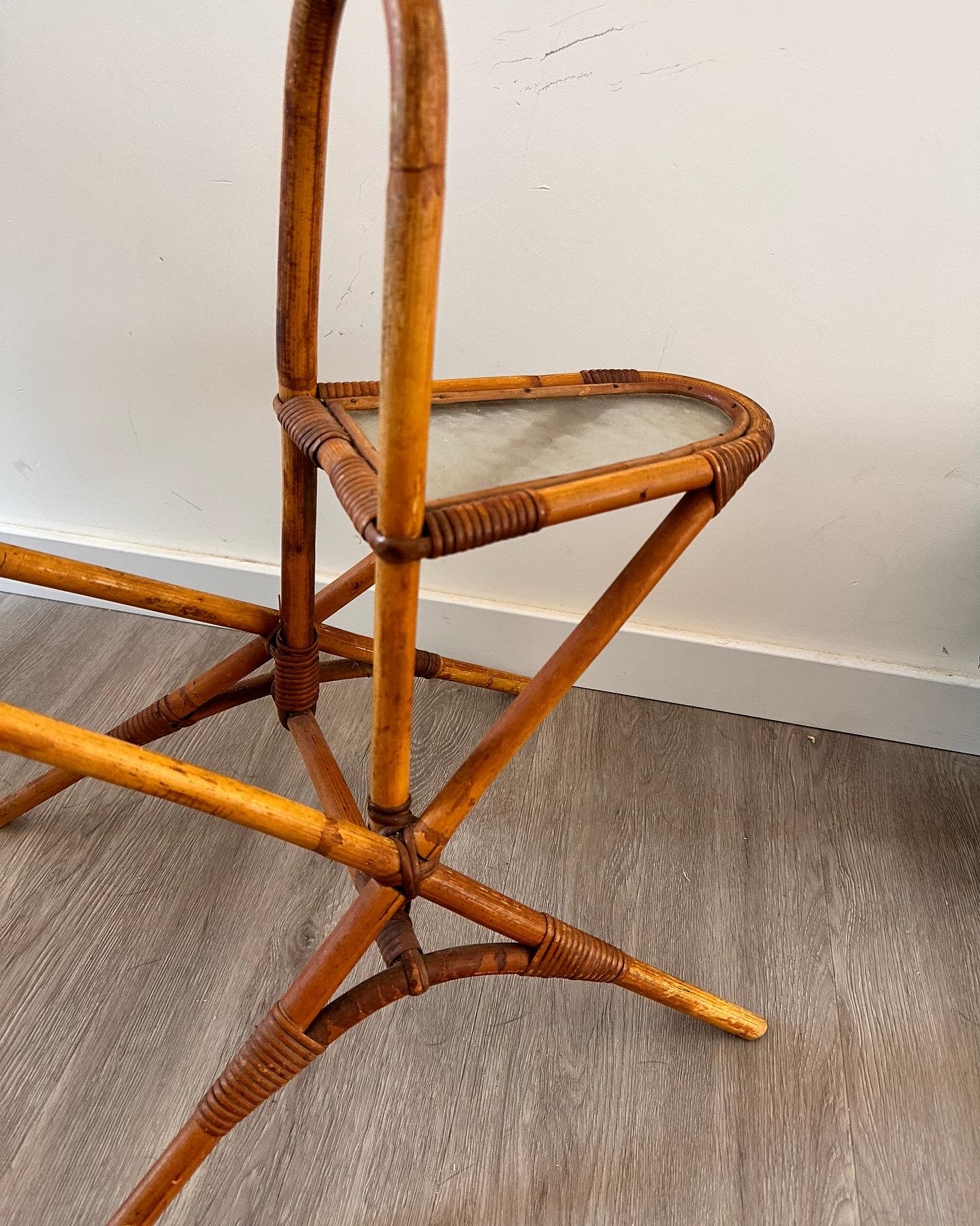 Vintage rotan bijzettafel/lectuurtafel