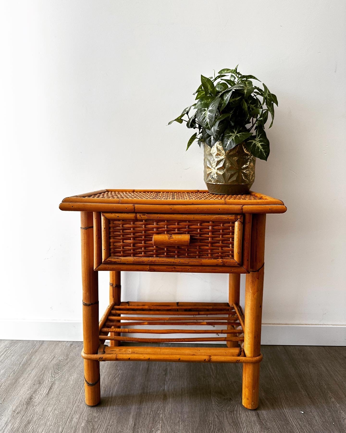 Vintage rotan bijzettafel